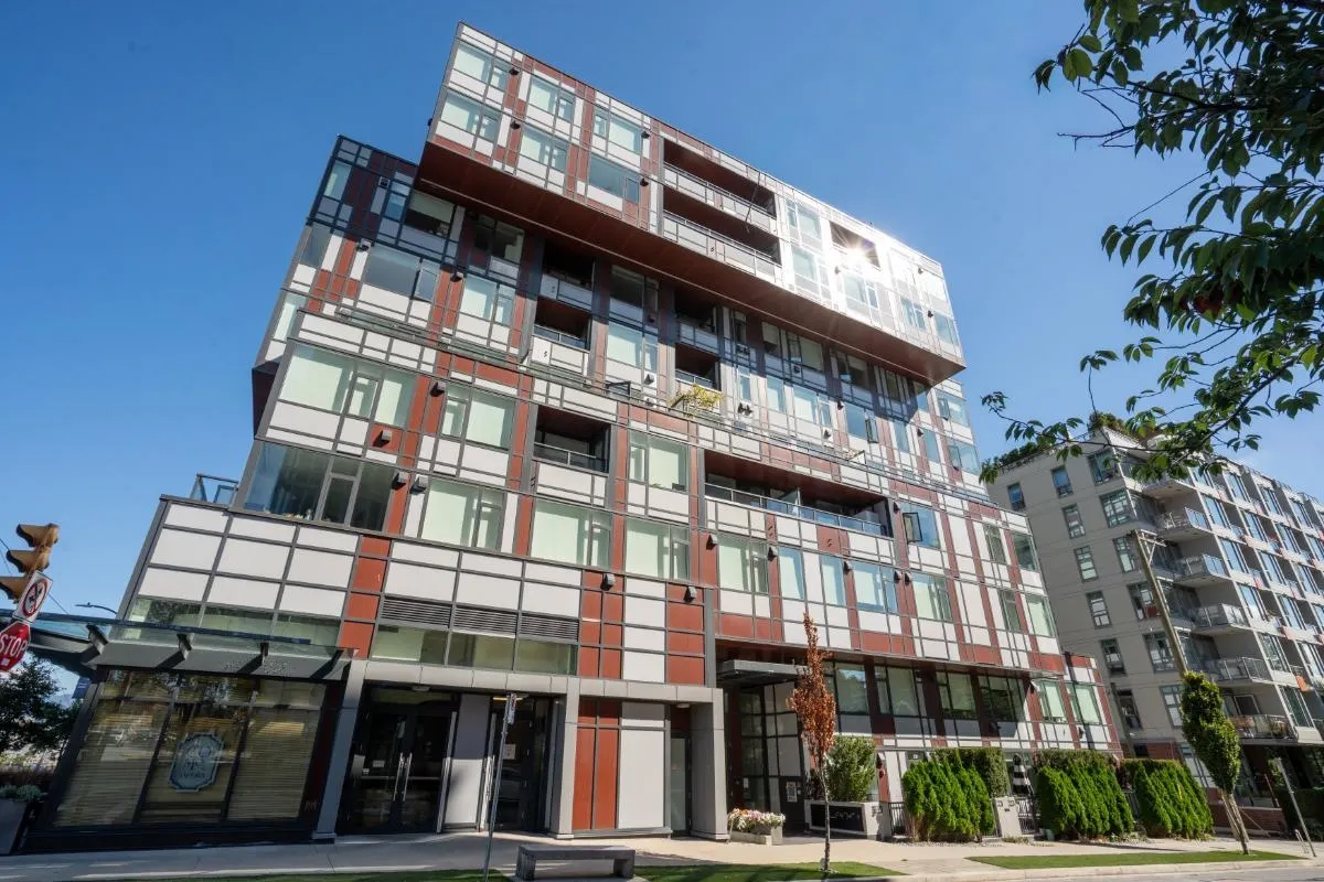 209 E 7th Avenue #404