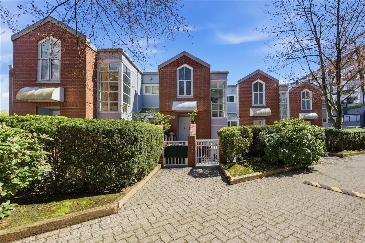 1523 Mariner Walk