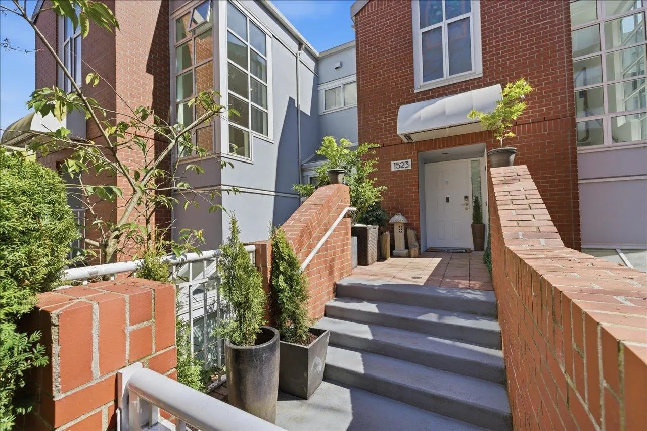 1523 Mariner Walk