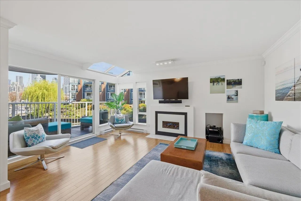 1523 Mariner Walk