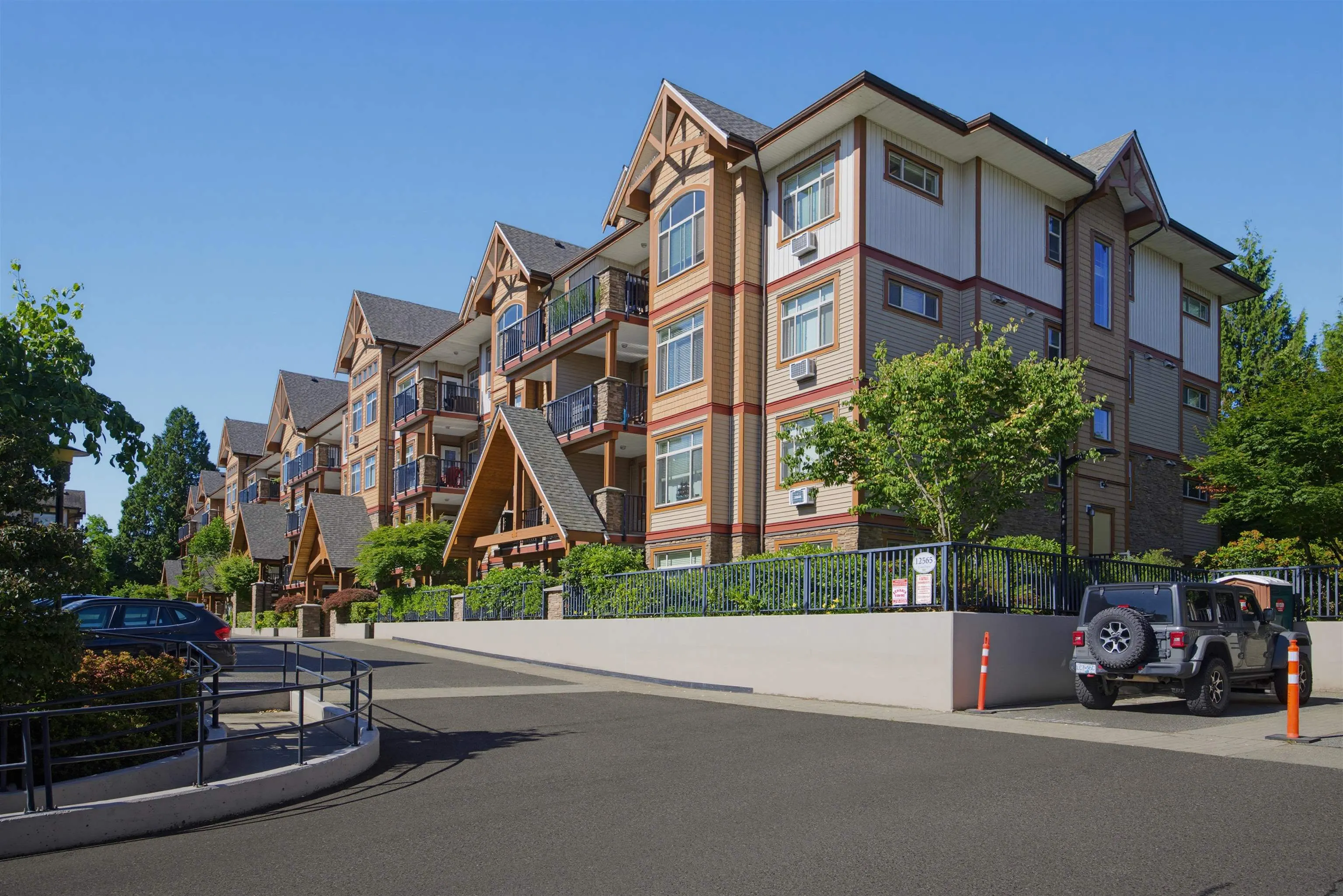 12565 190a Street #111