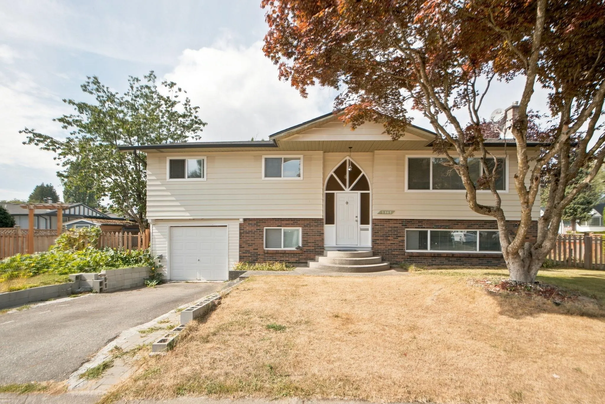 7567 114 Street