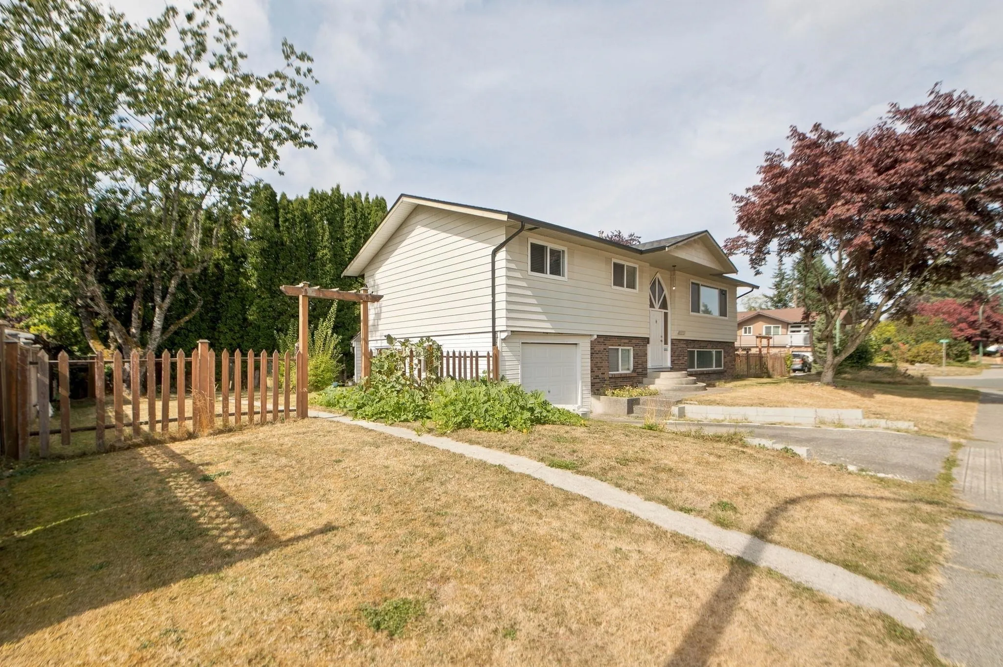 7567 114 Street