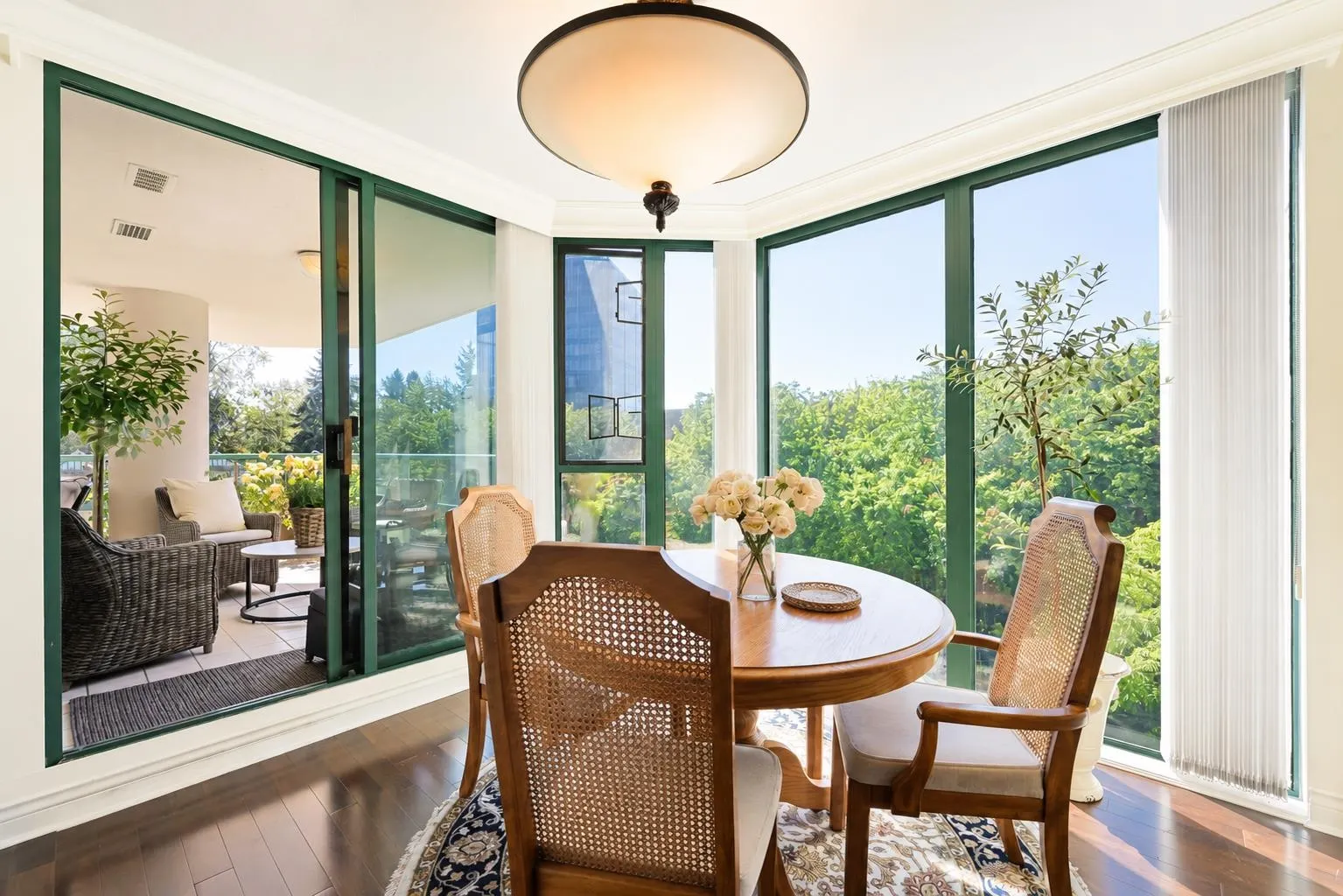 328 Taylor Way #4B