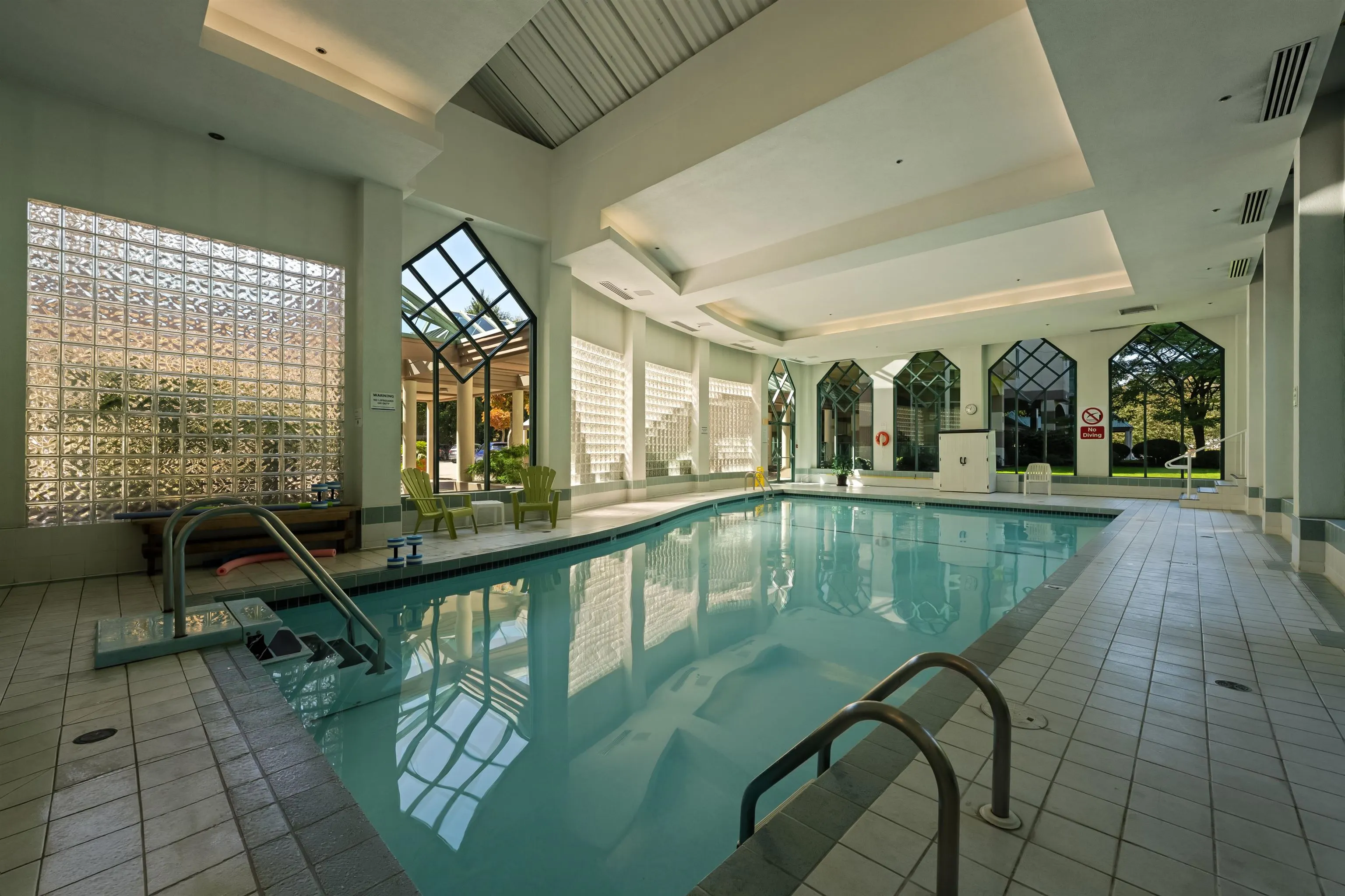 328 Taylor Way #4B