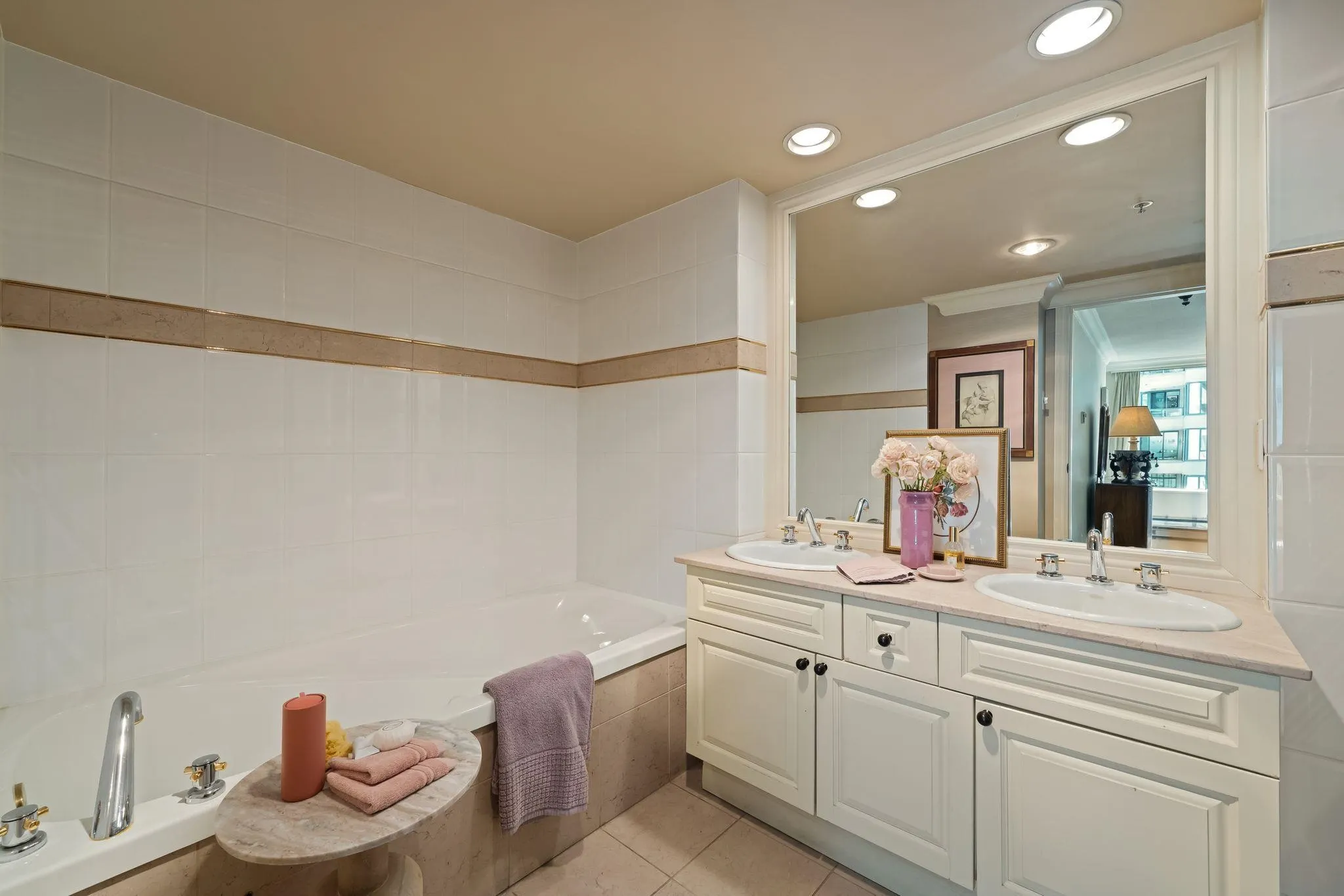 328 Taylor Way #4B