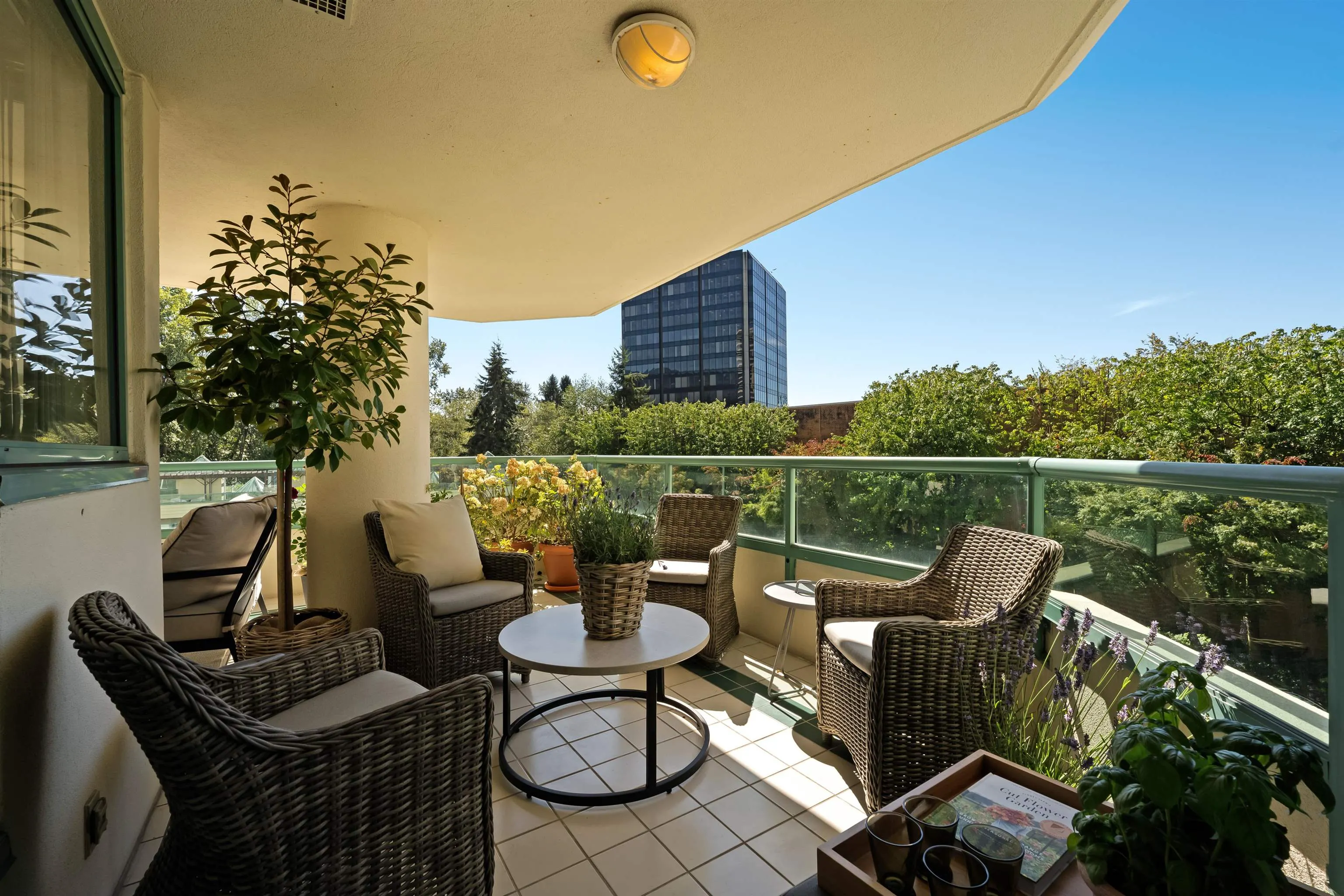328 Taylor Way #4B