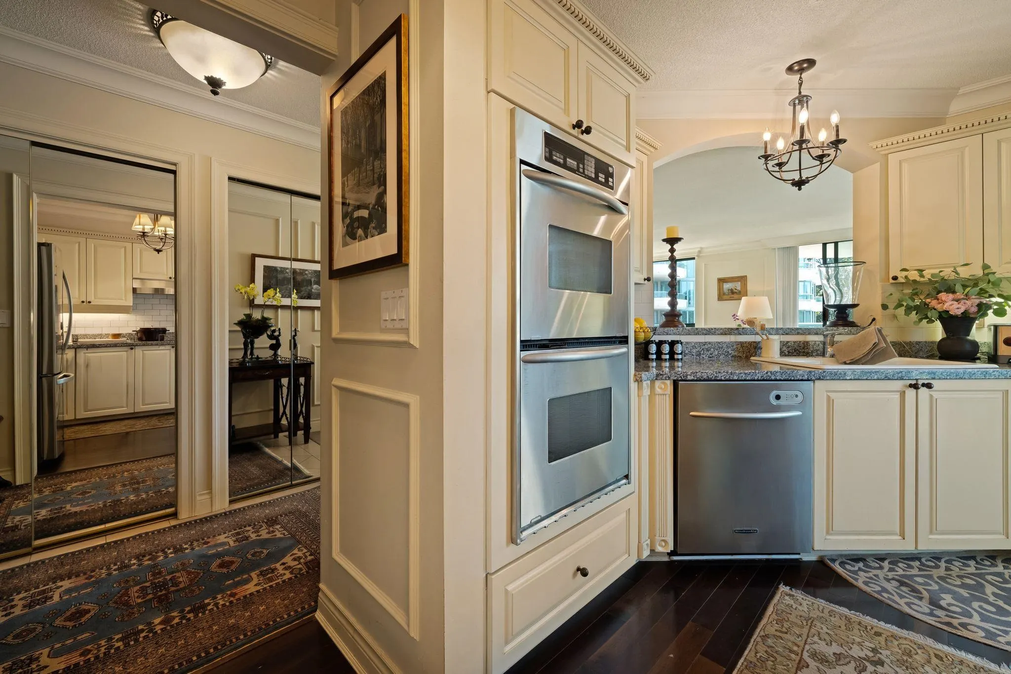 328 Taylor Way #4B