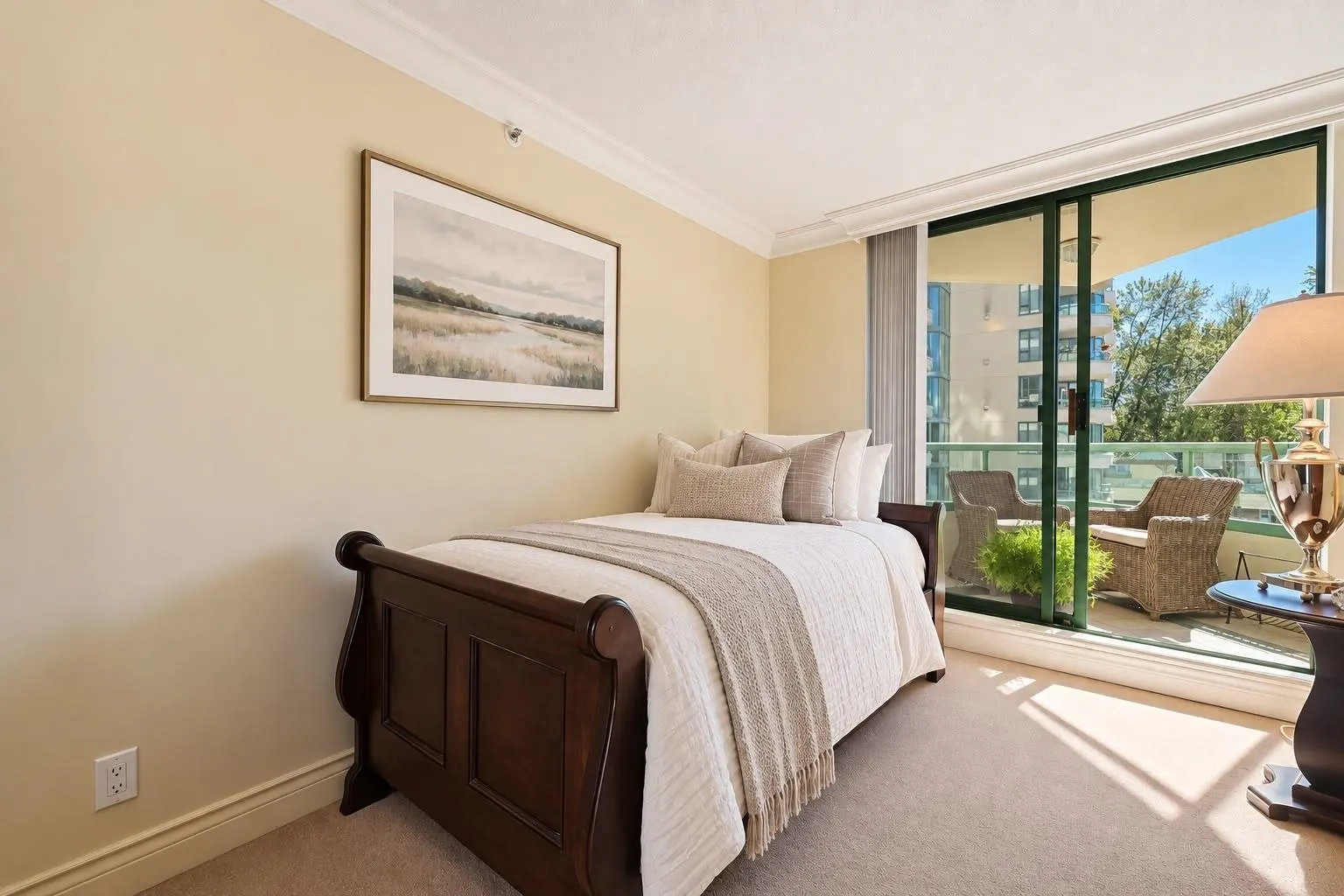 328 Taylor Way #4B