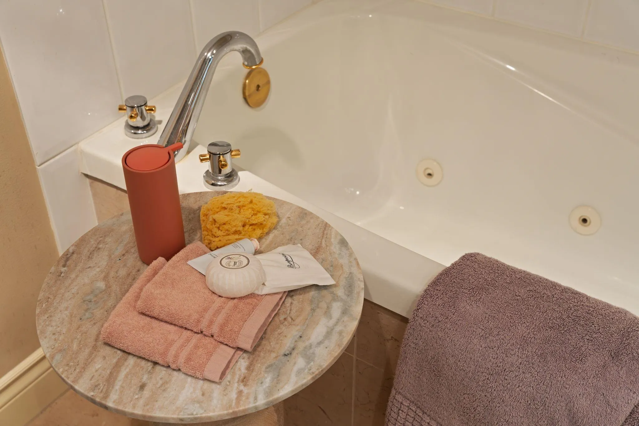 328 Taylor Way #4B