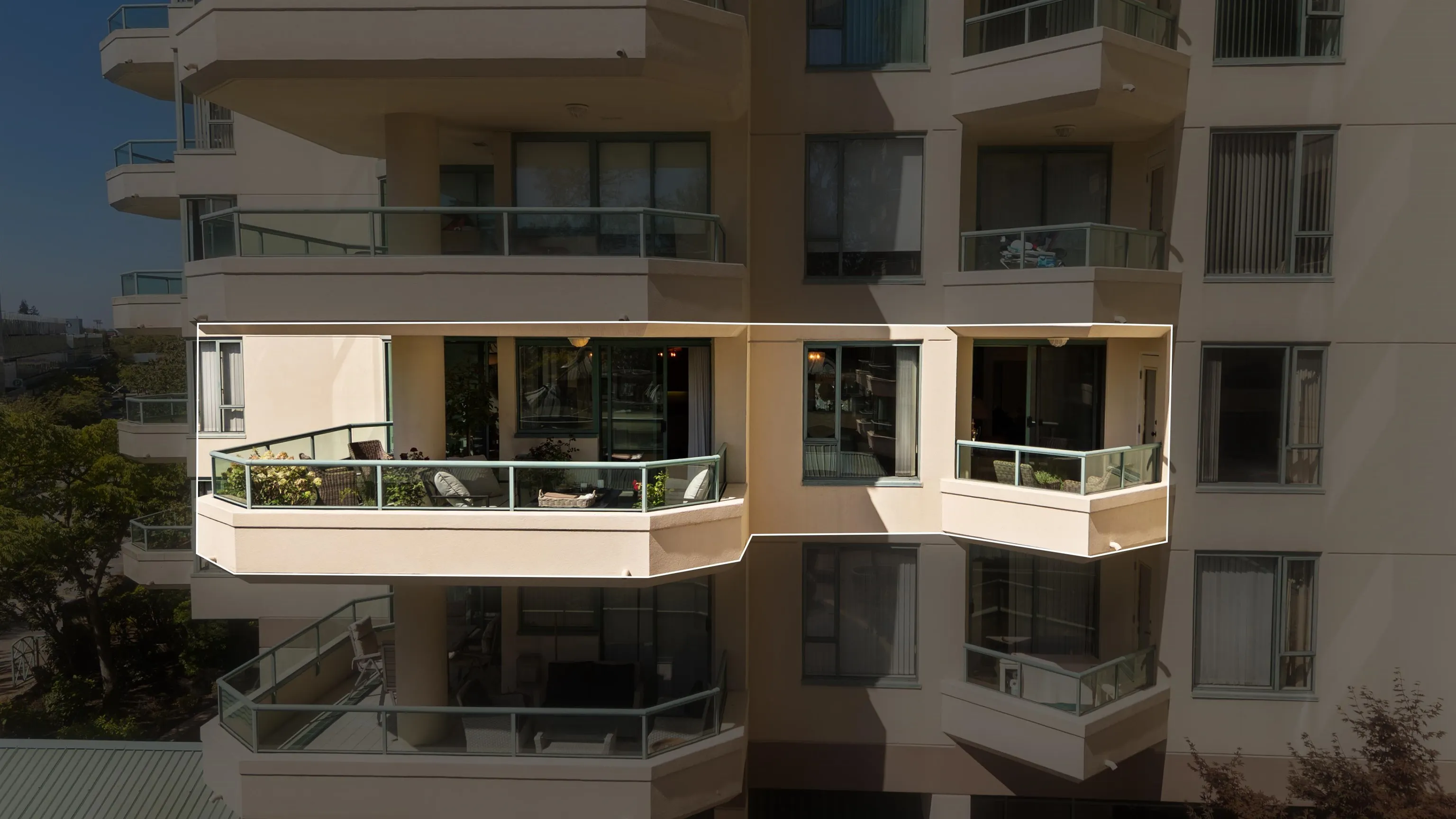 328 Taylor Way #4B