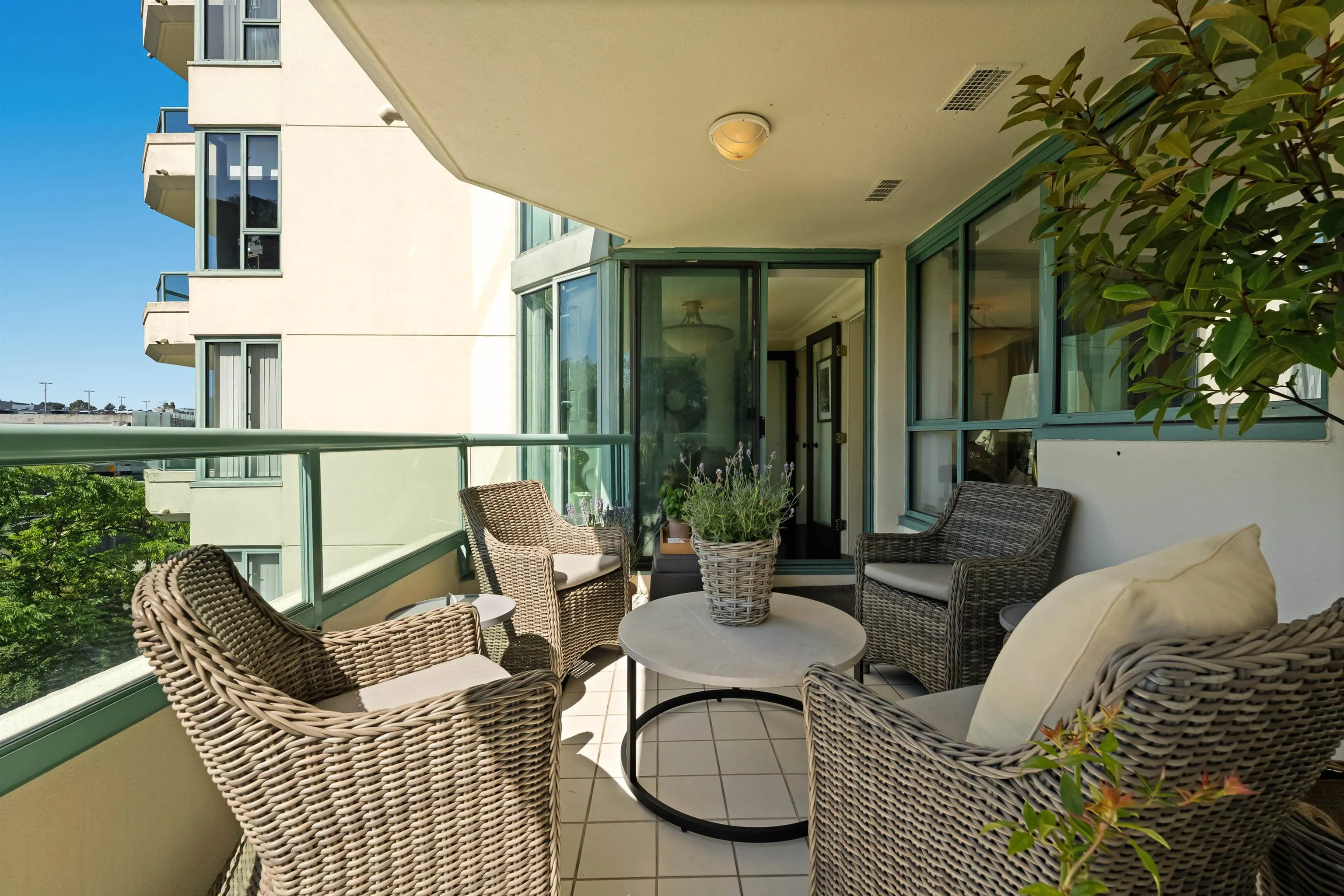 328 Taylor Way #4B