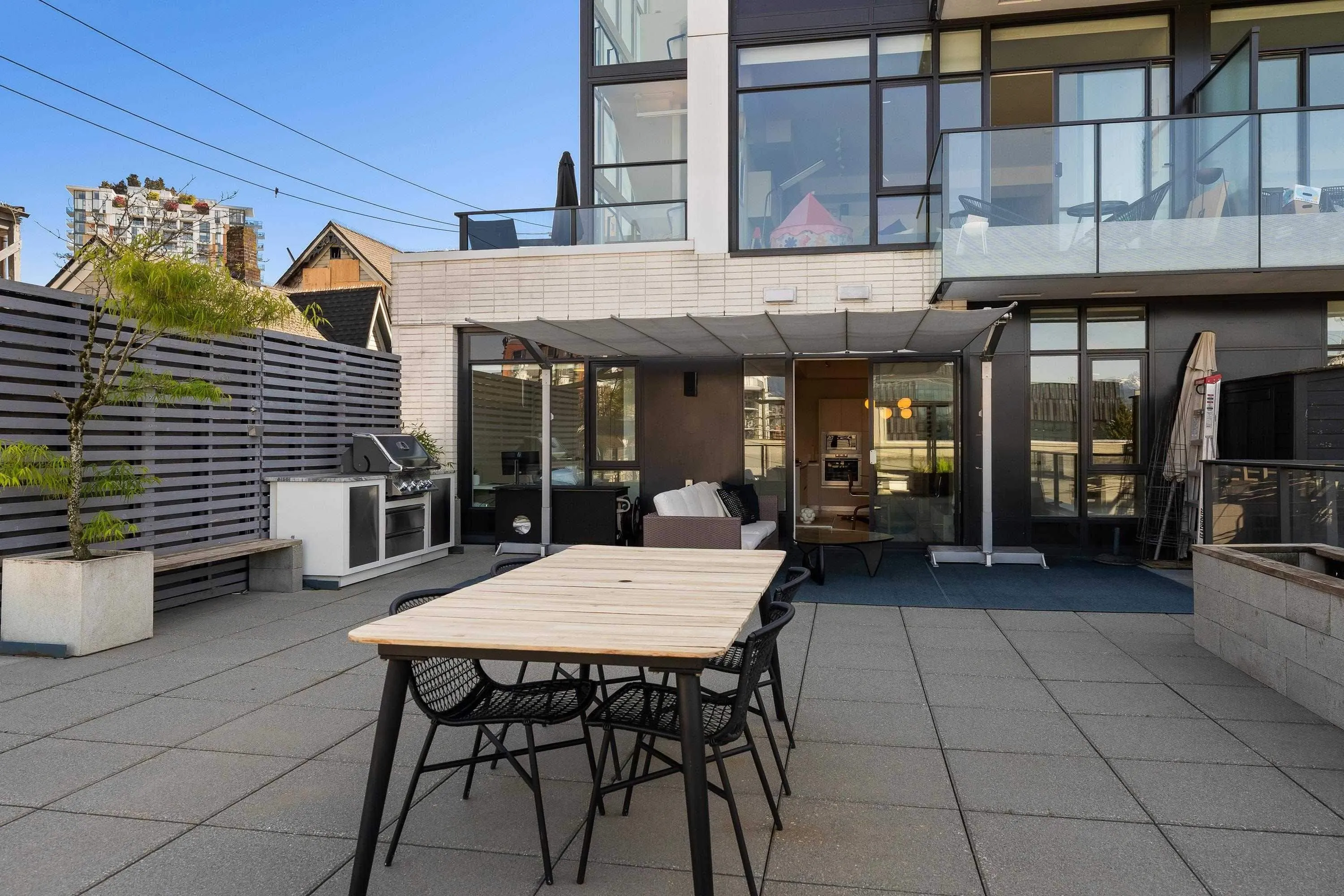 133 E 8th Avenue #206