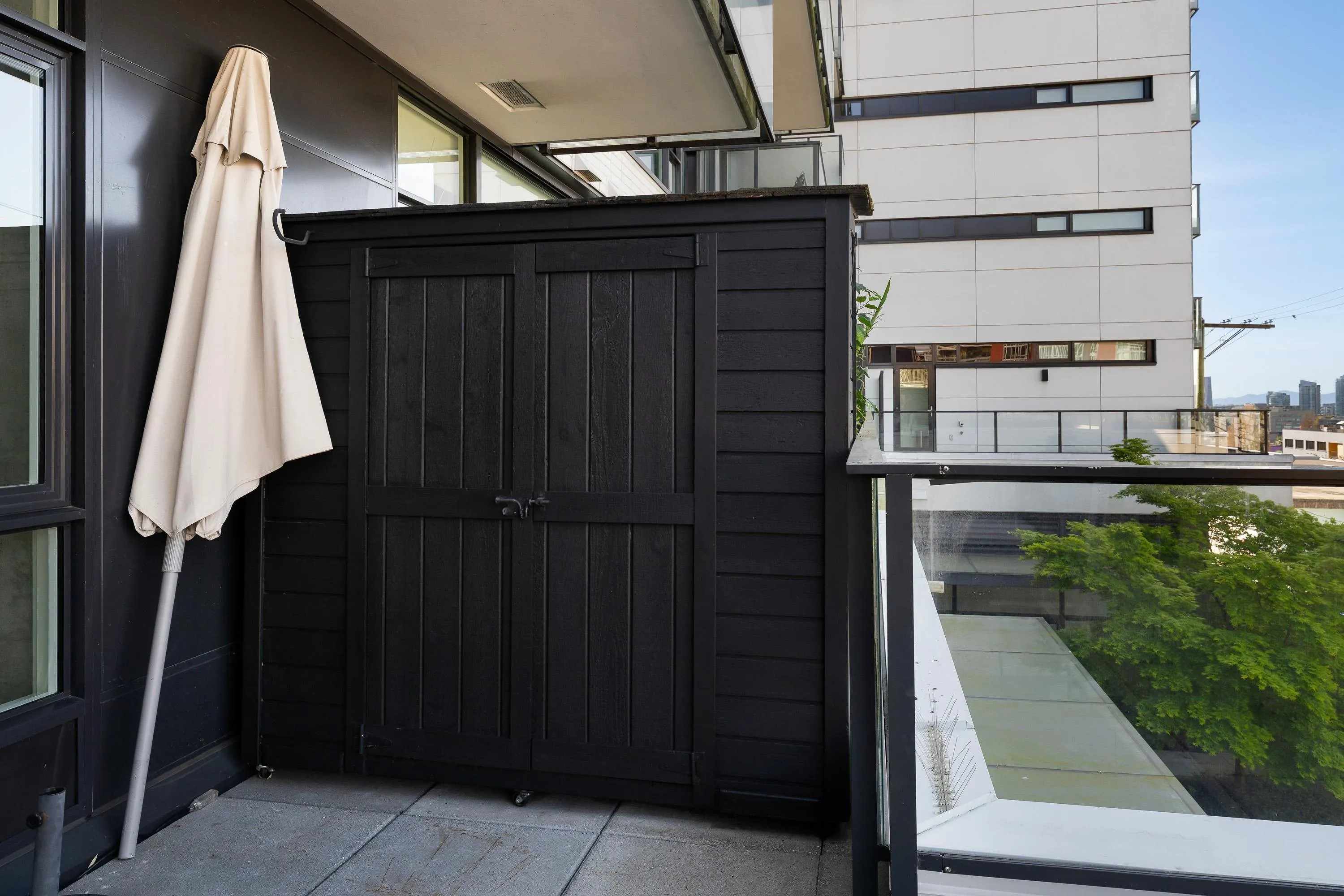 133 E 8th Avenue #206