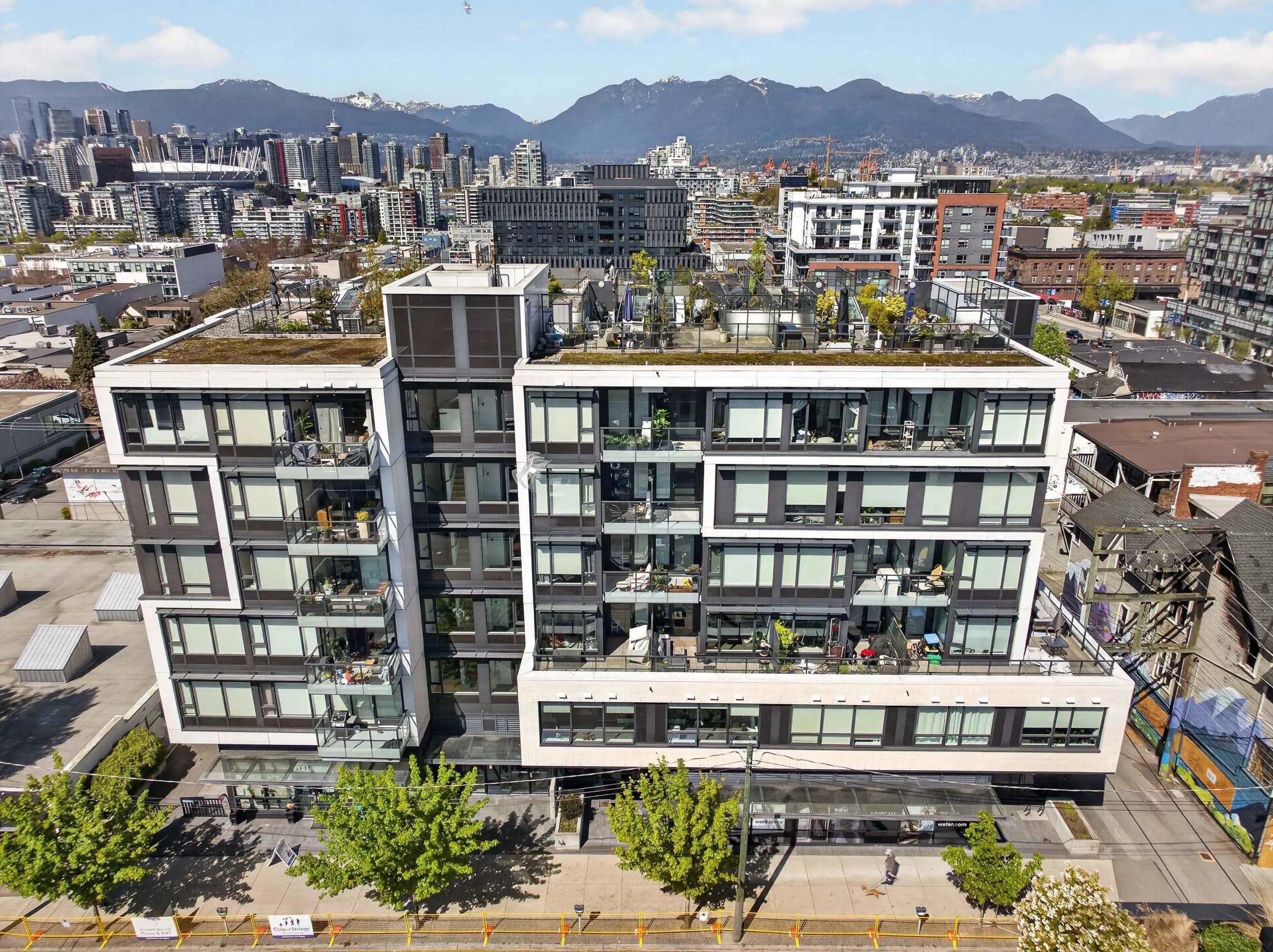 133 E 8th Avenue #206
