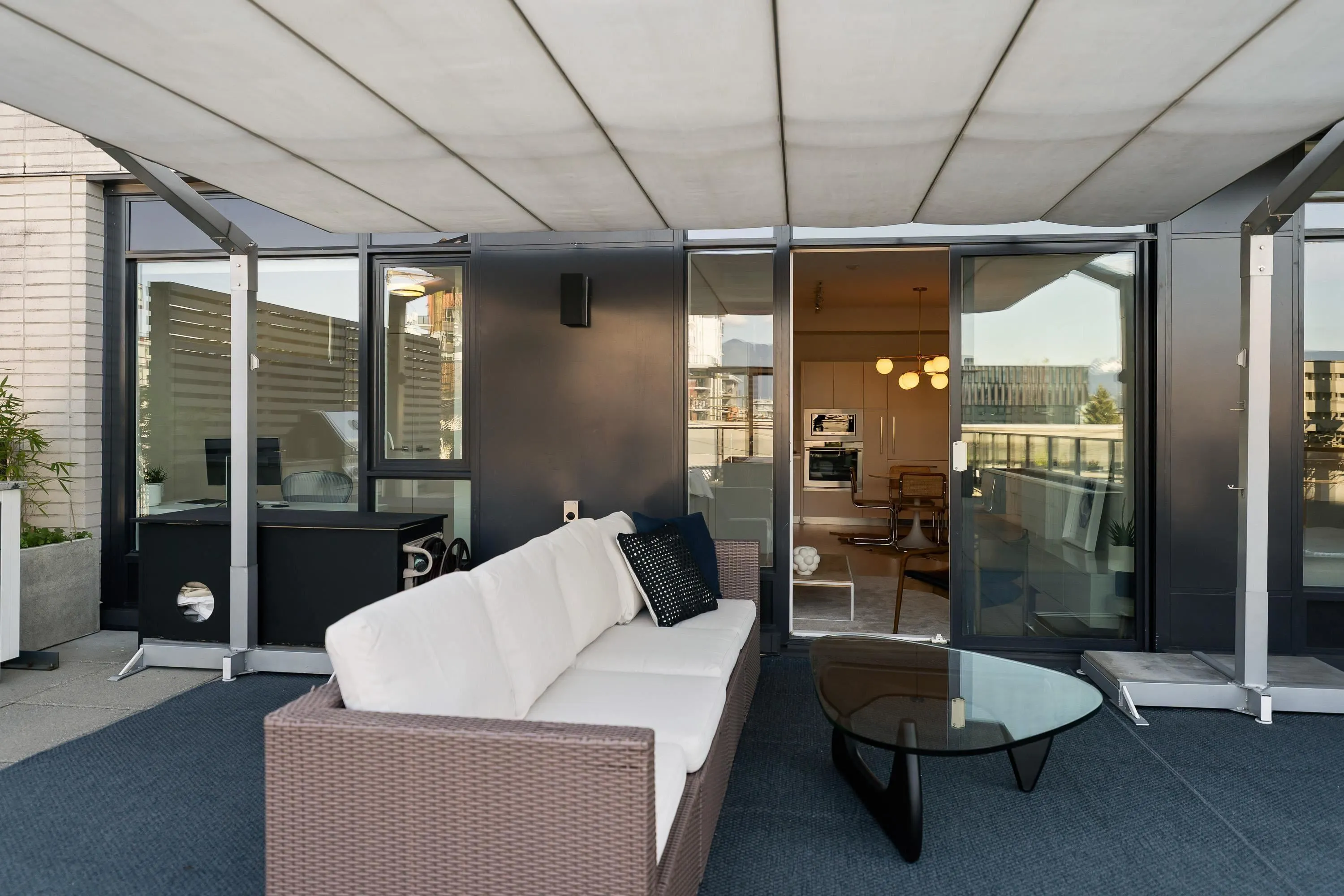 133 E 8th Avenue #206