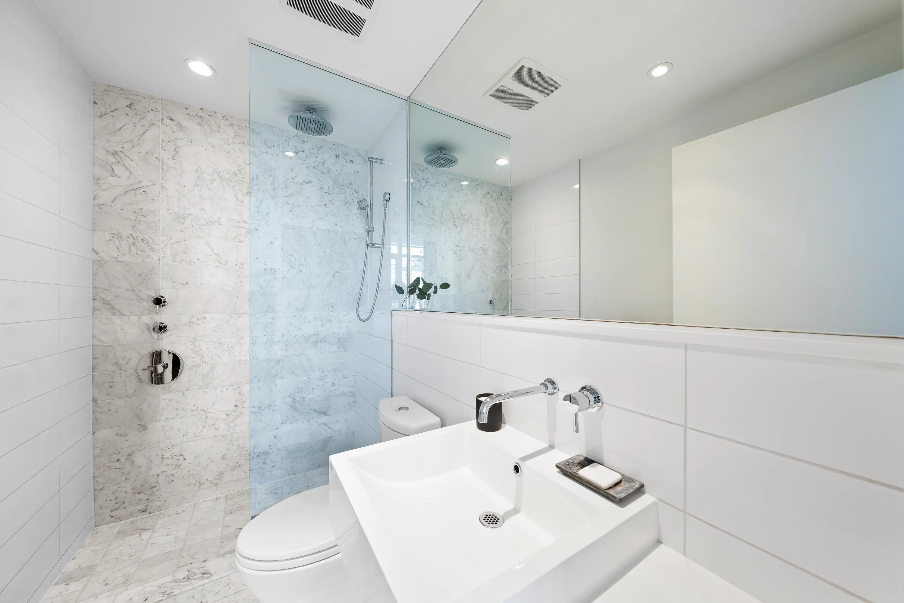 133 E 8th Avenue #206