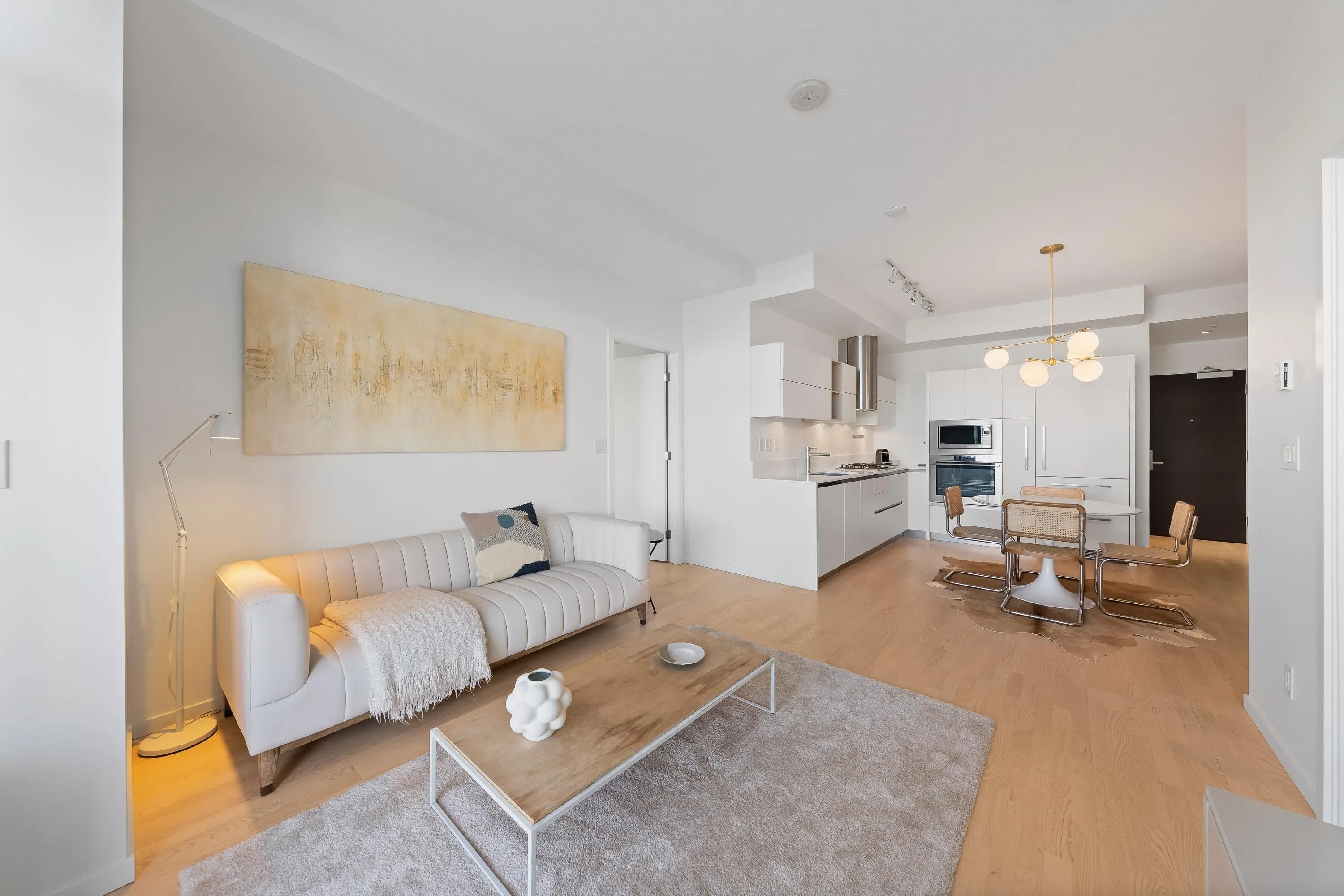 133 E 8th Avenue #206