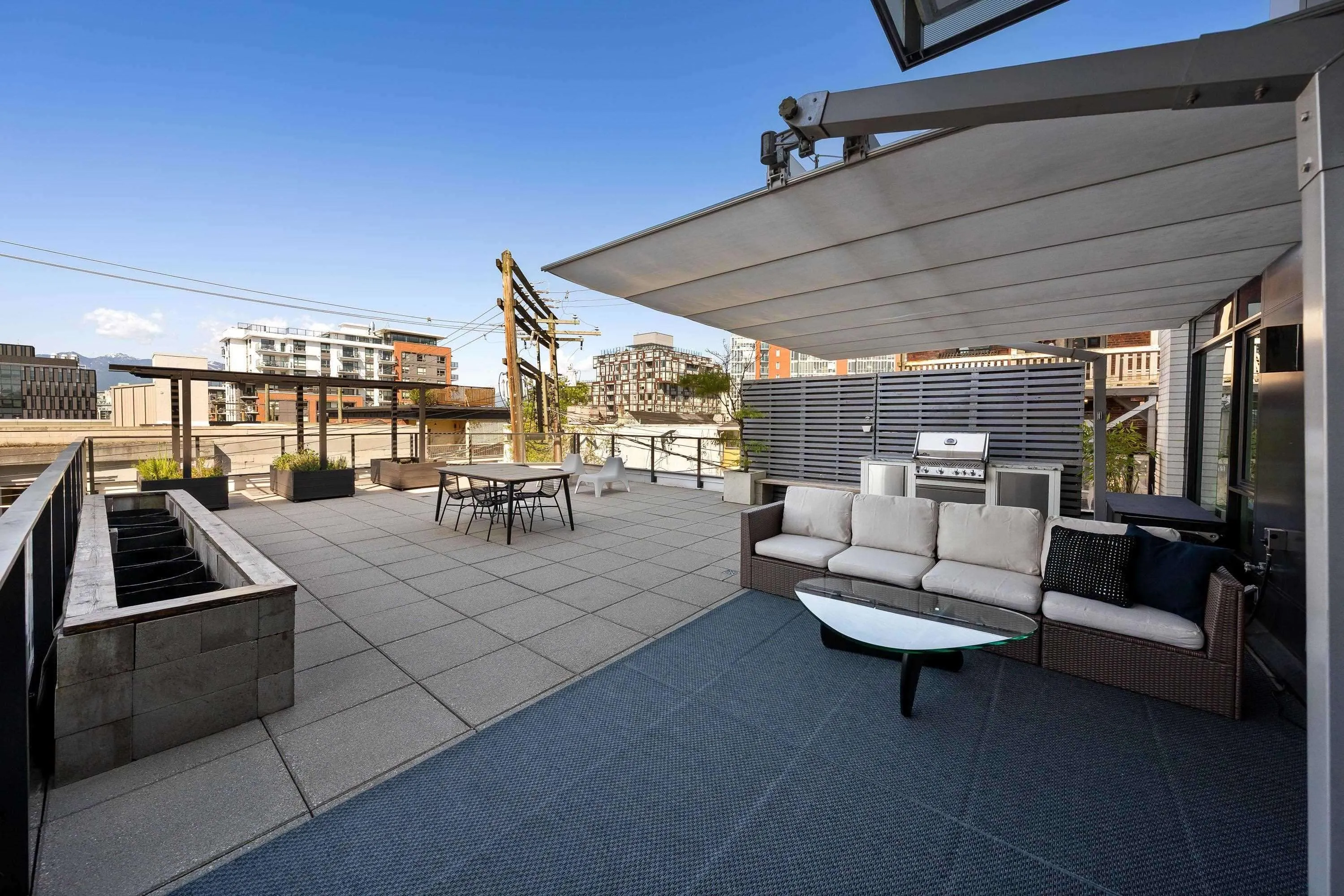 133 E 8th Avenue #206