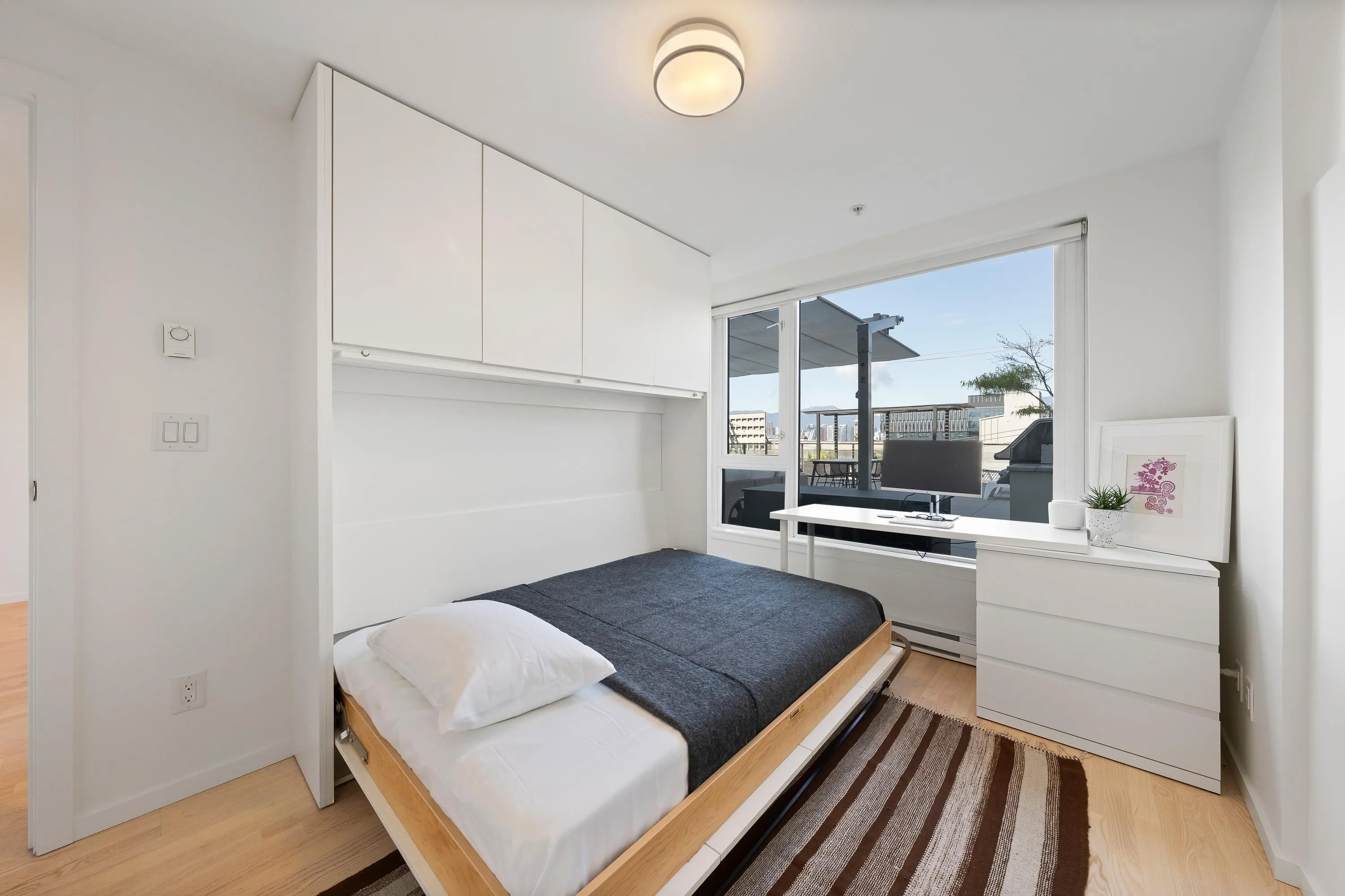 133 E 8th Avenue #206
