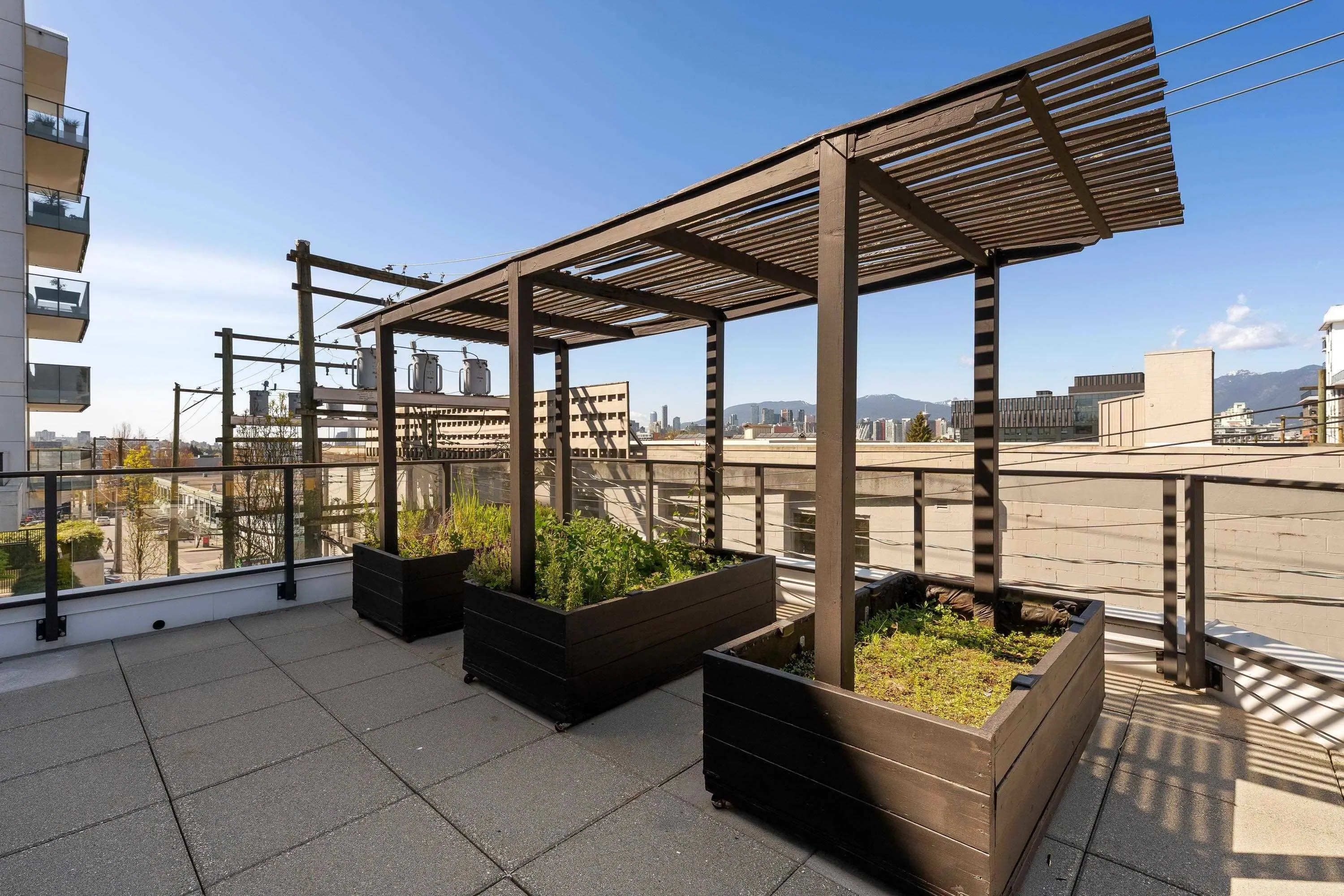 133 E 8th Avenue #206