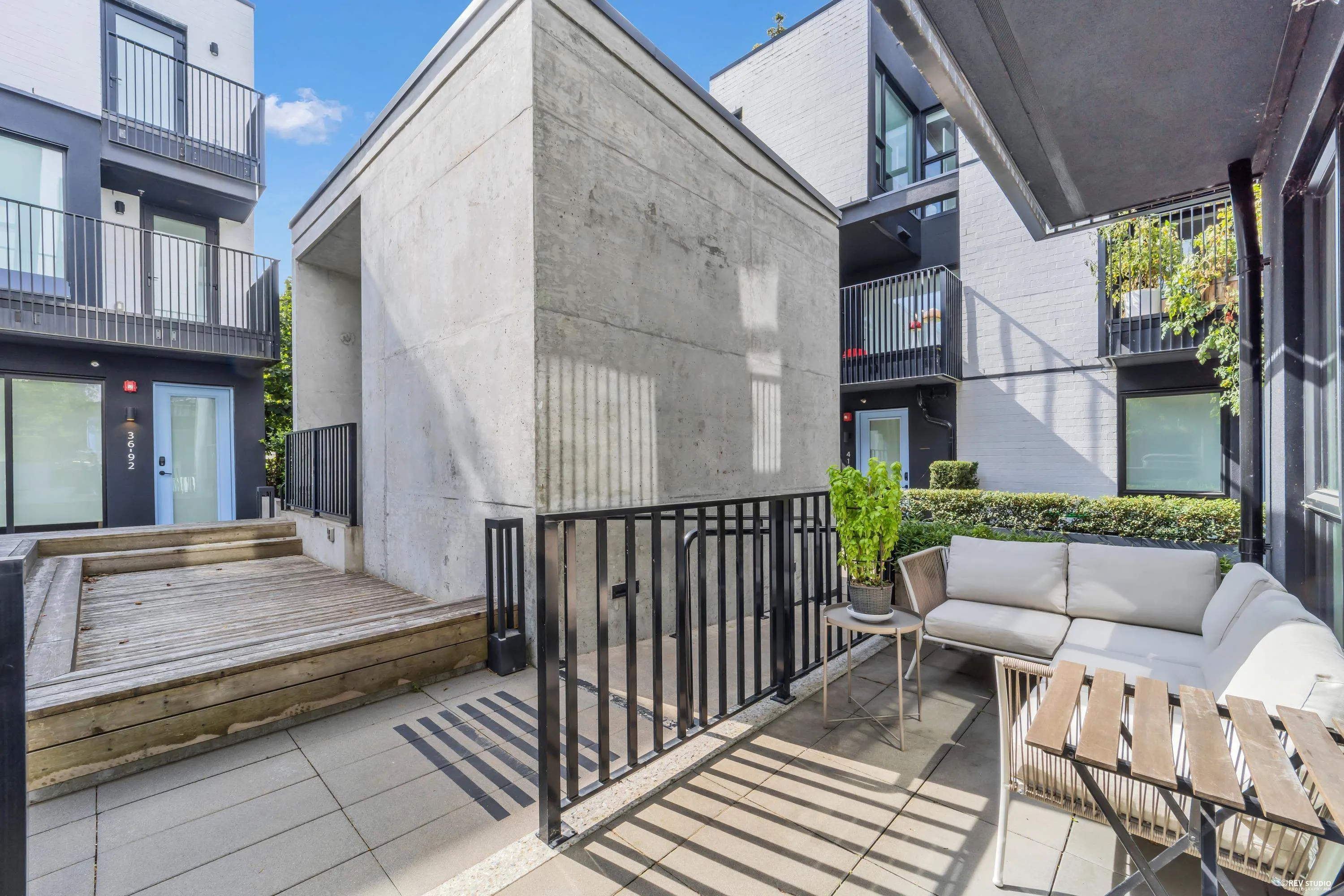 66 W King Edward Avenue