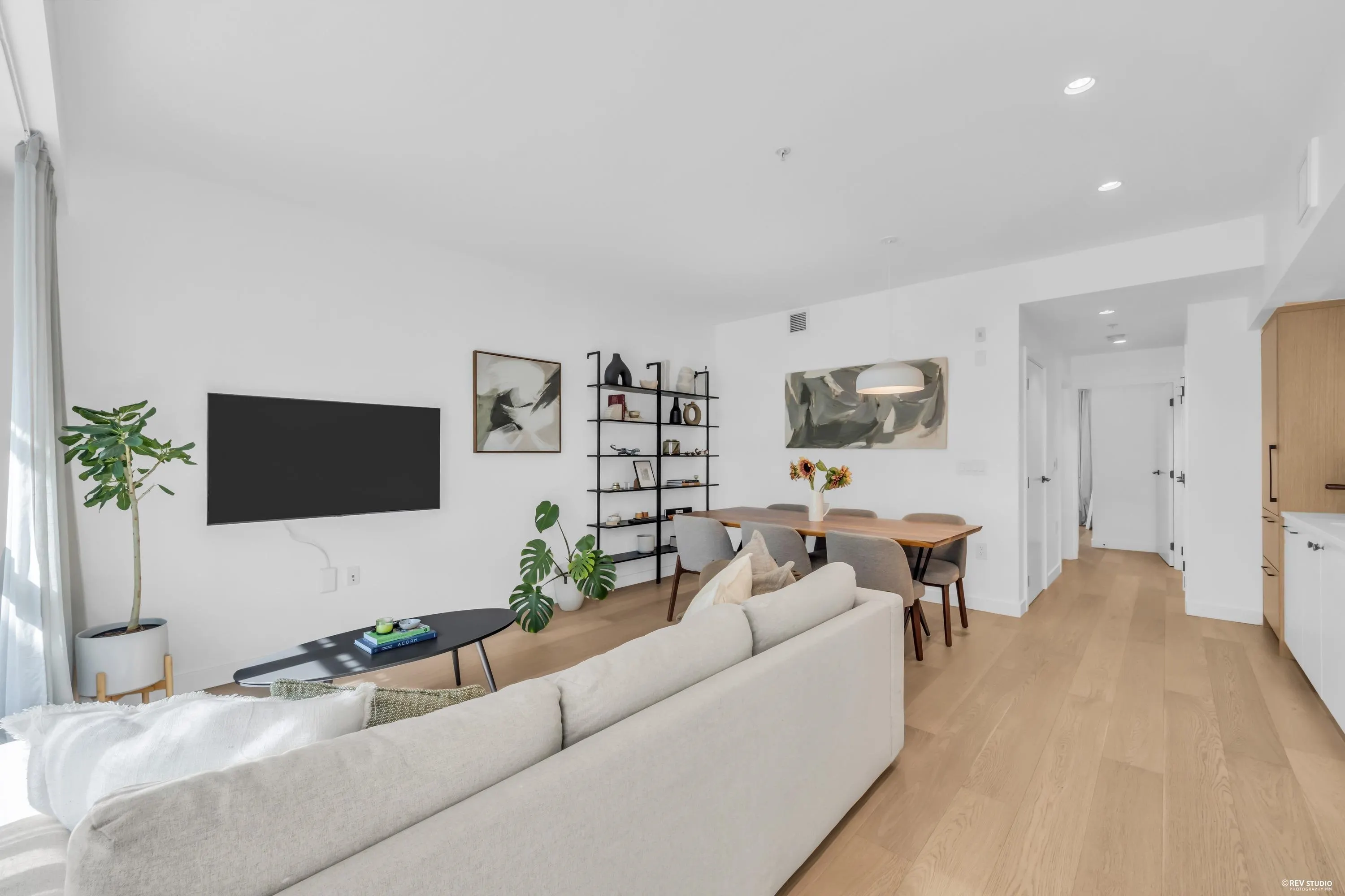 66 W King Edward Avenue