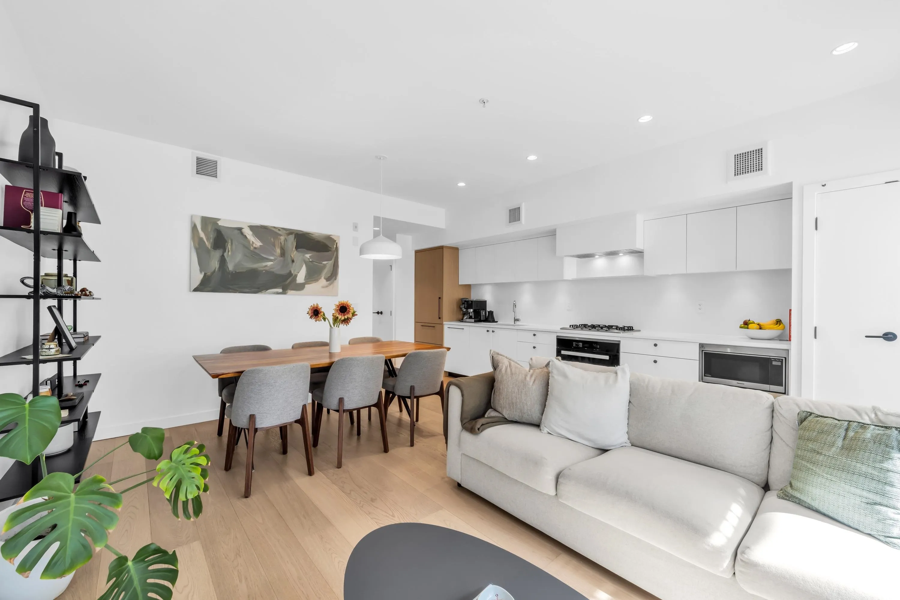 66 W King Edward Avenue