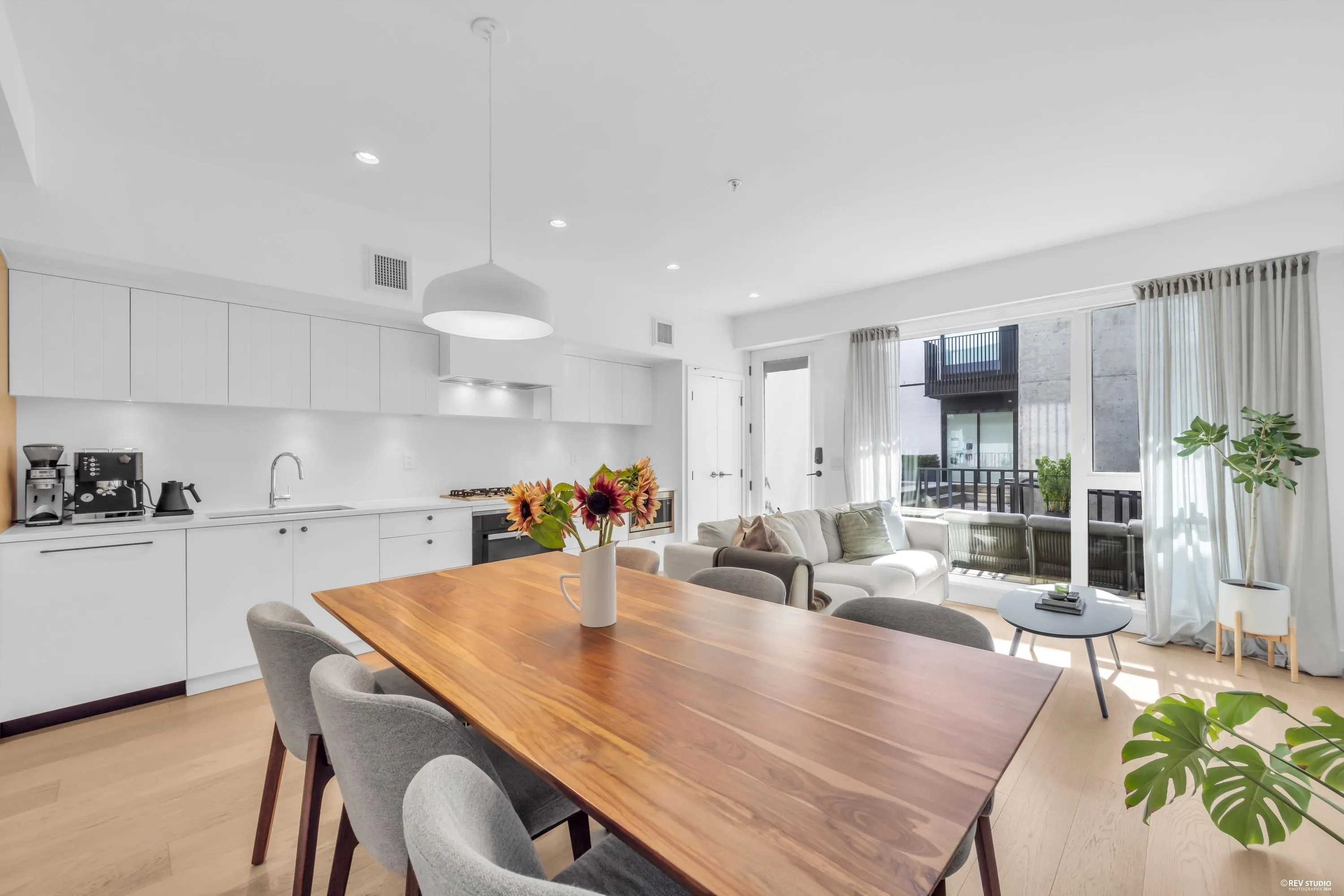 66 W King Edward Avenue