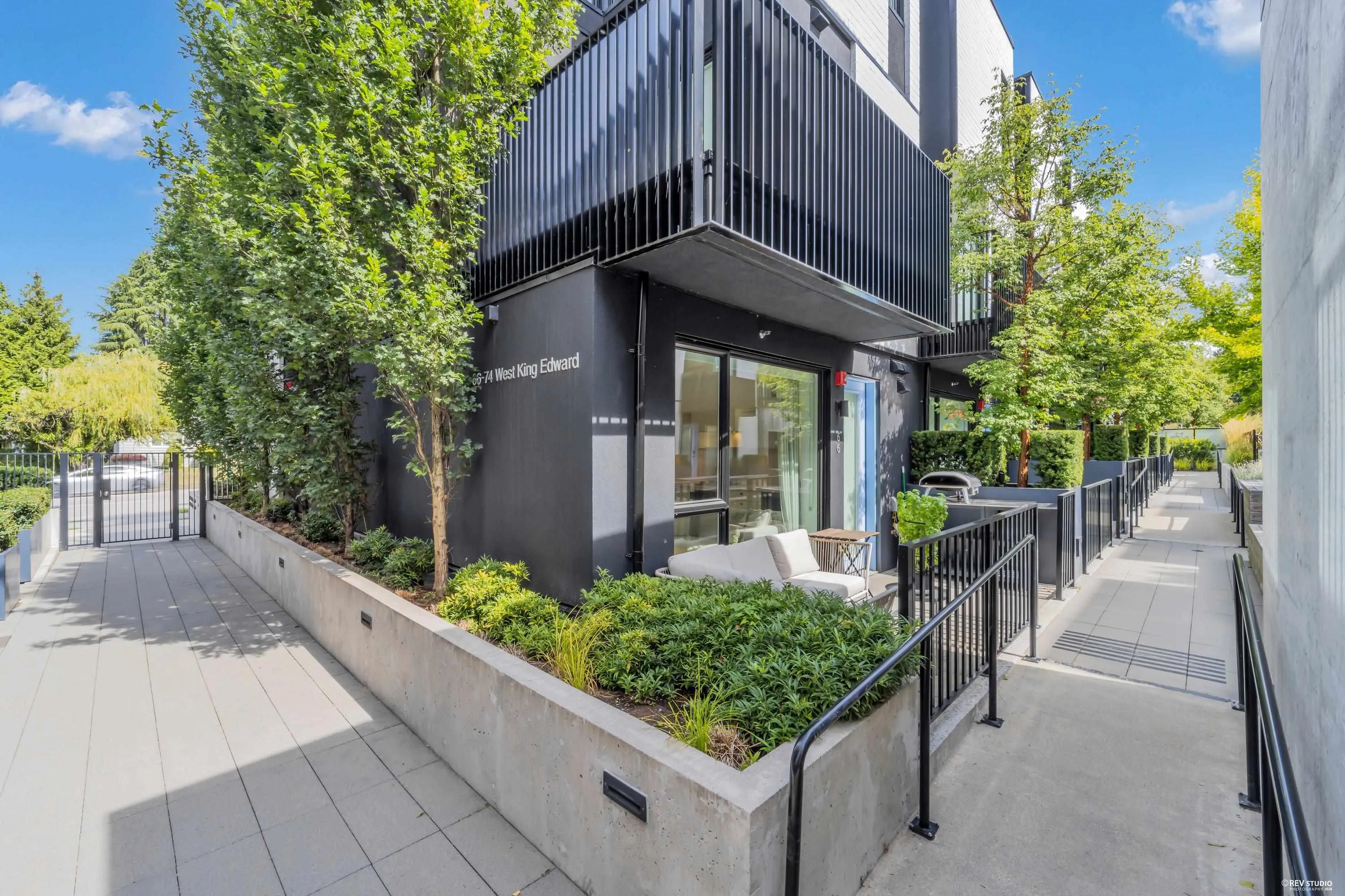 66 W King Edward Avenue