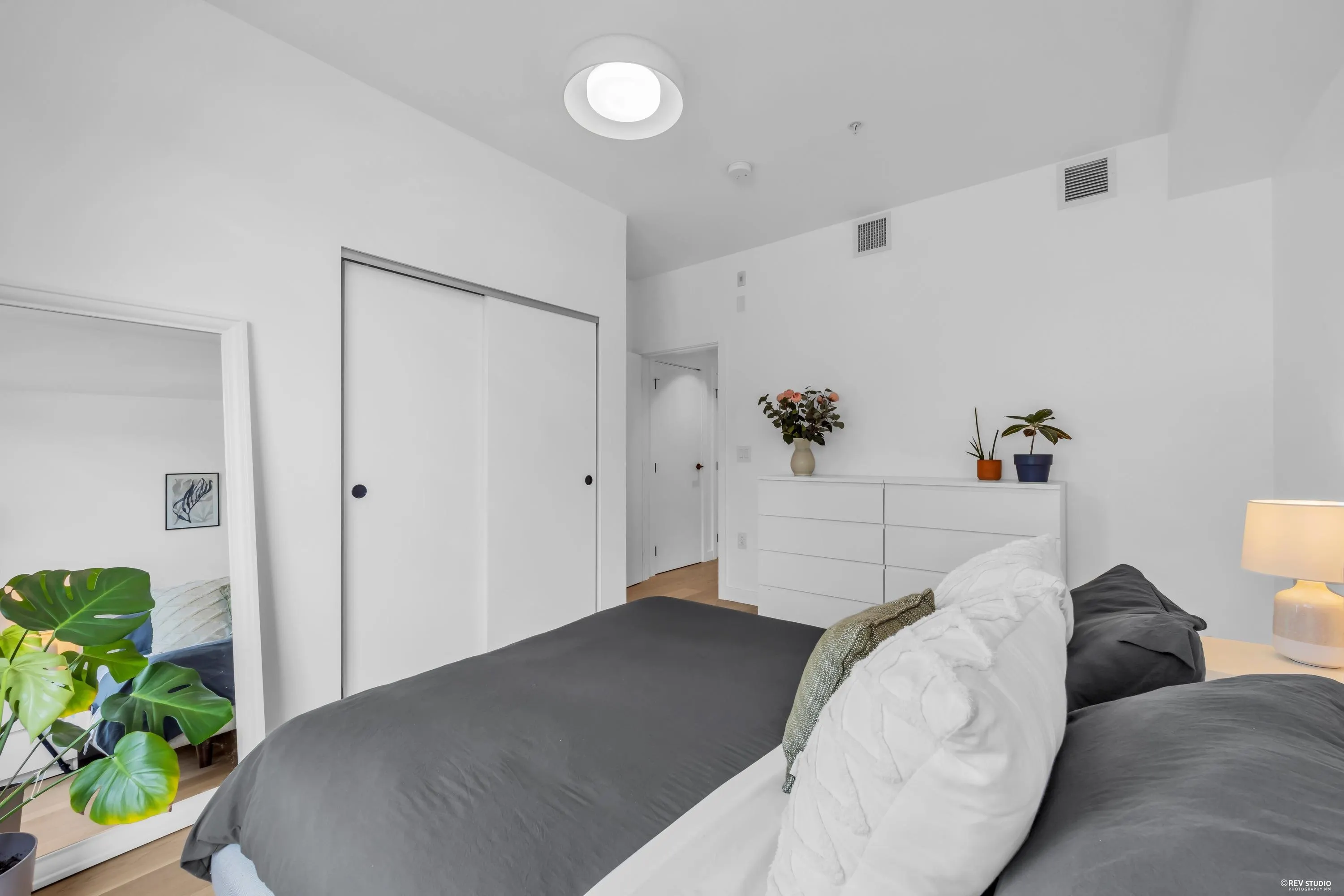 66 W King Edward Avenue