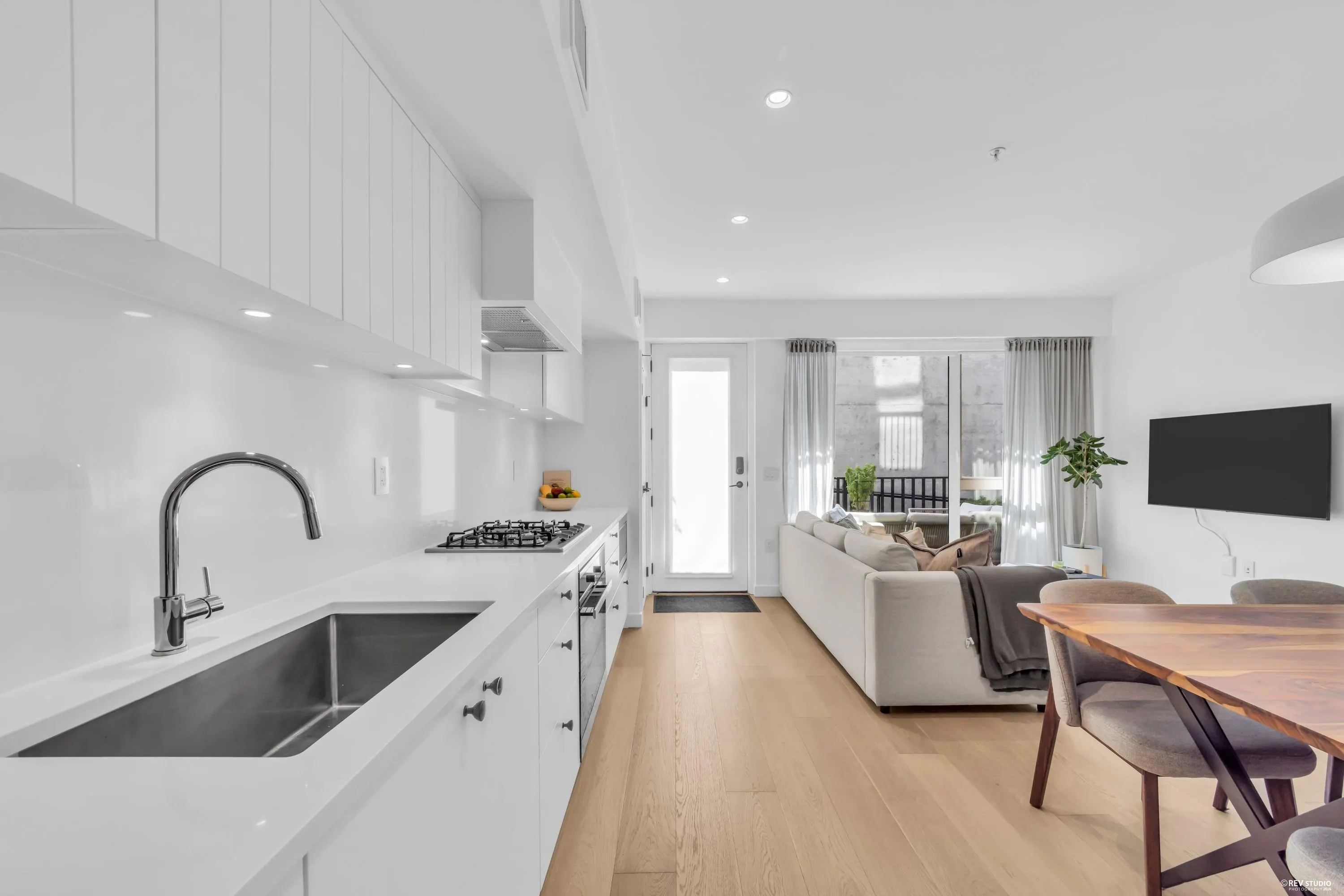 66 W King Edward Avenue