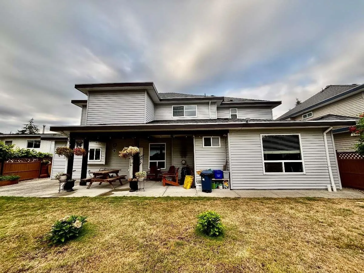11084 N Fuller Crescent