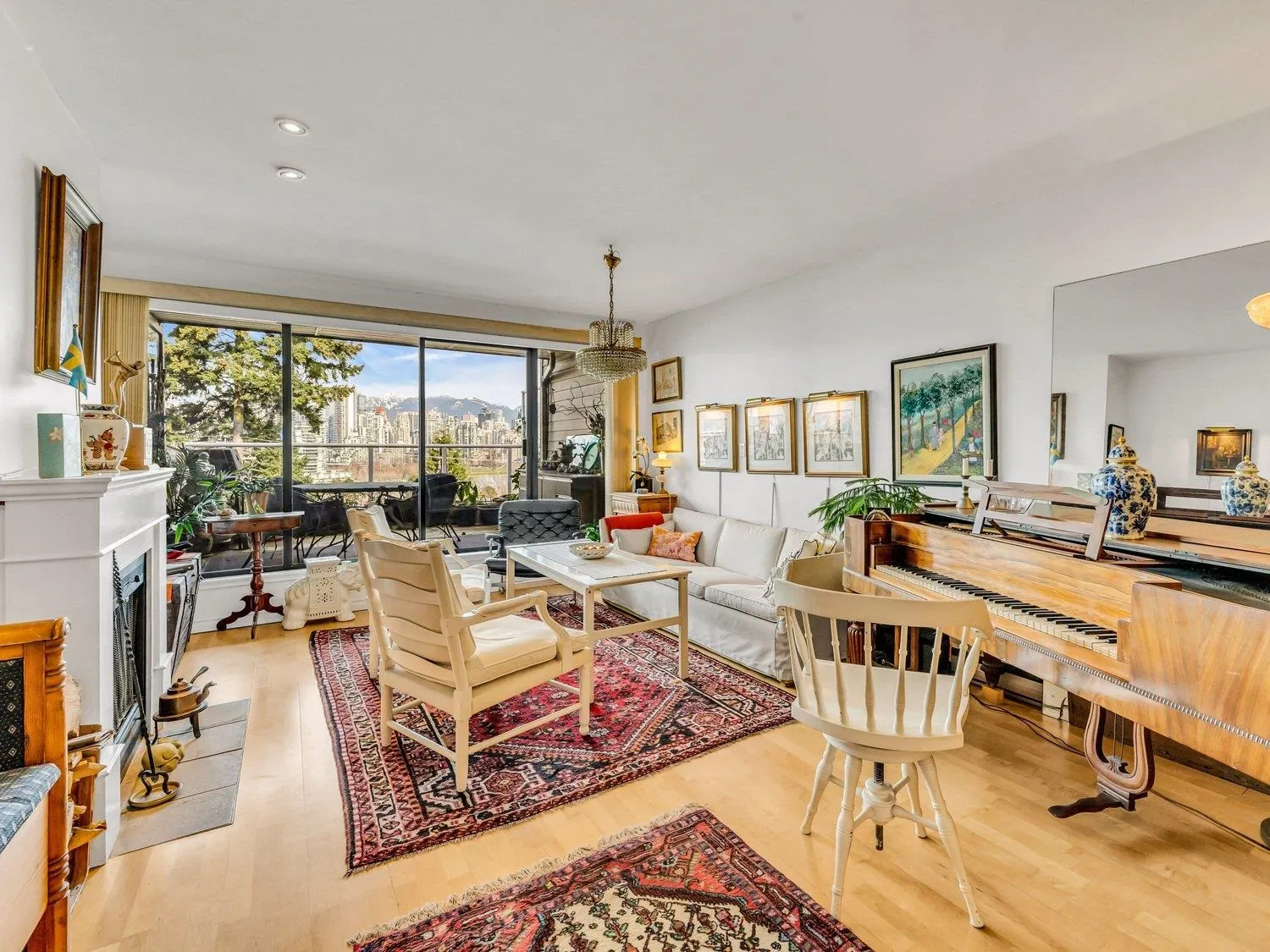1024 W 7th Avenue #201