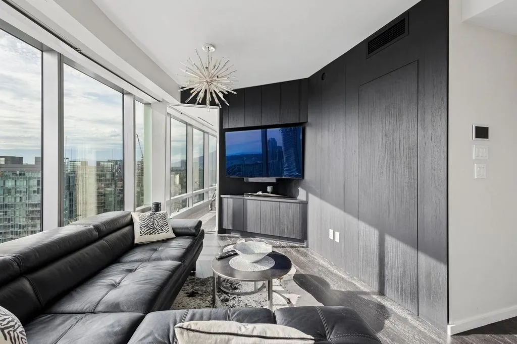 1151 W Georgia Street #3902