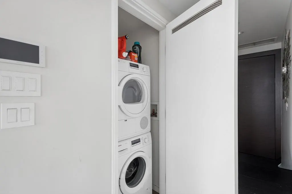 1151 W Georgia Street #3902