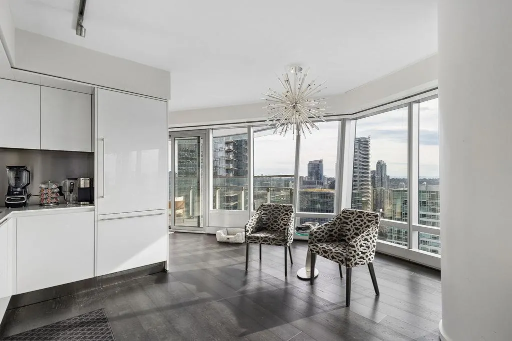 1151 W Georgia Street #3902