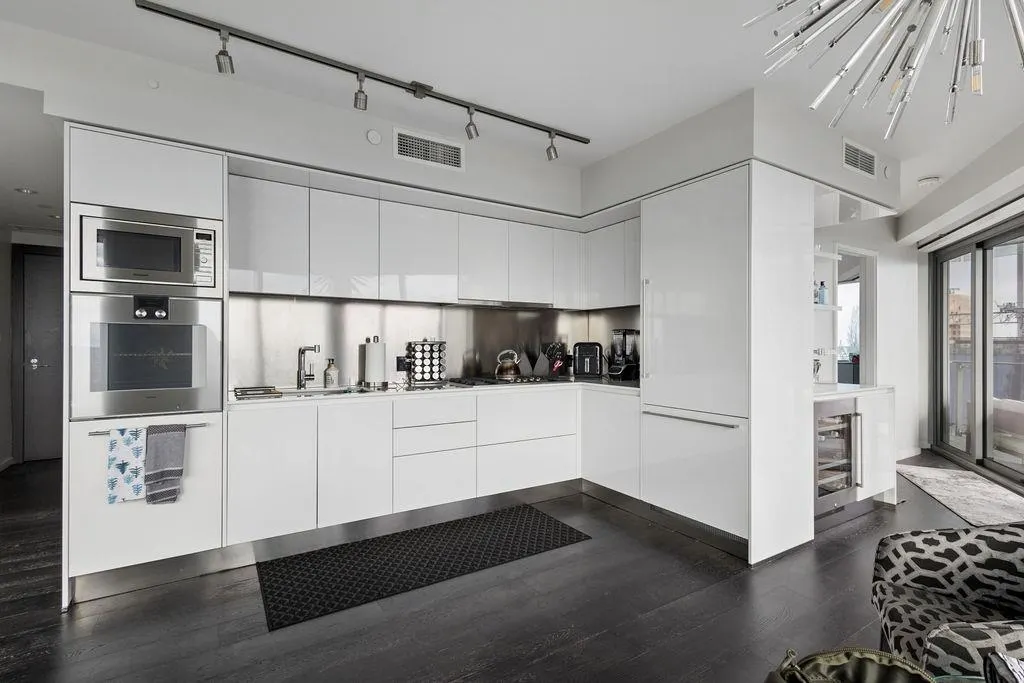 1151 W Georgia Street #3902