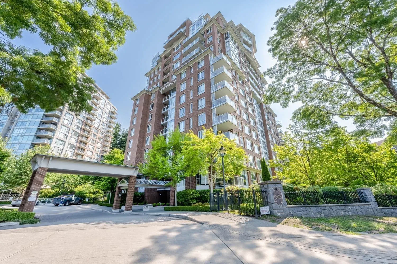 5615 Hampton Place #704