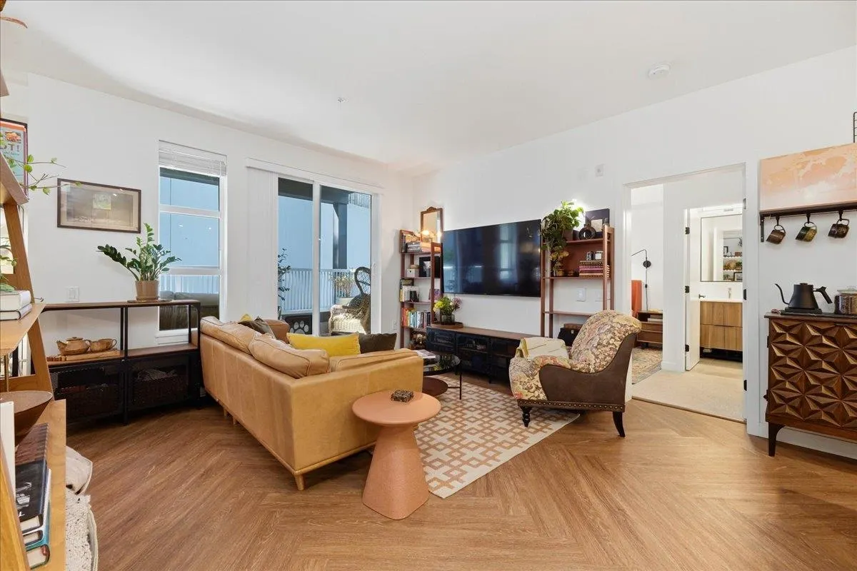 3229 St Johns Street #320