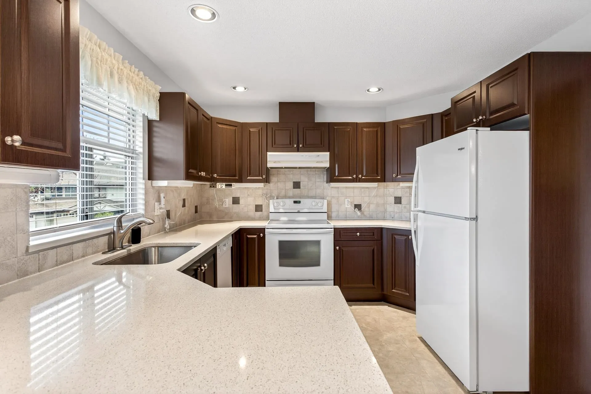 20391 96 Avenue #180