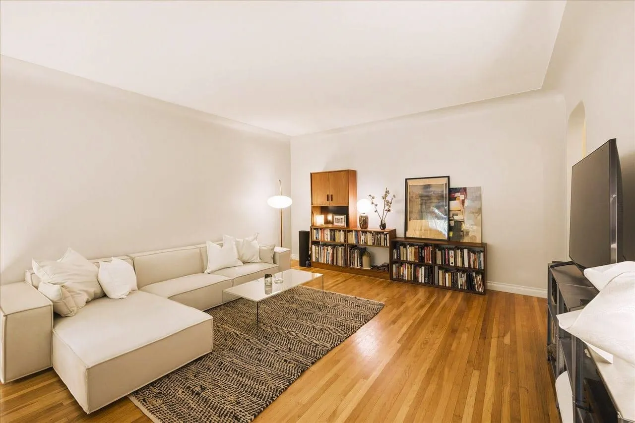 985 Jervis Street #6