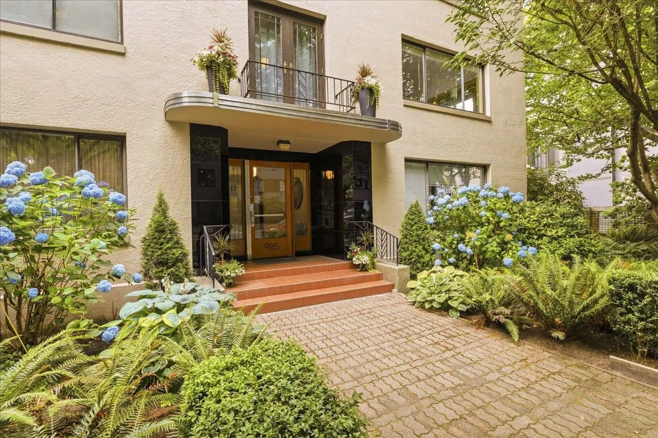 985 Jervis Street #6