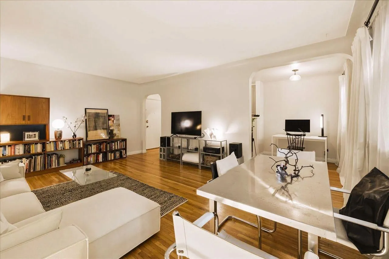 985 Jervis Street #6