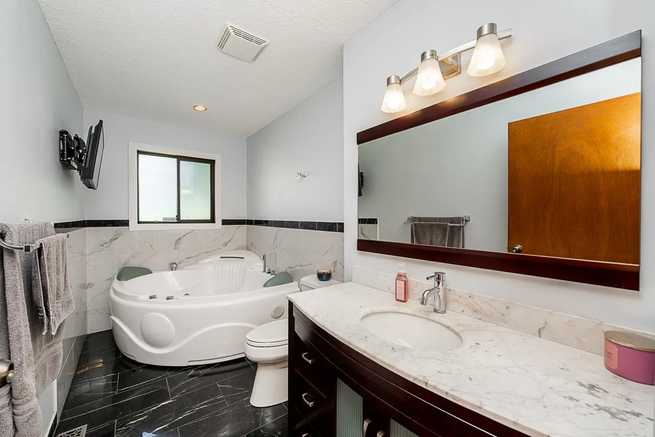 3762 Nanaimo Crescent