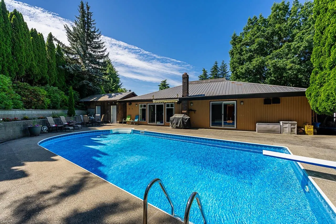 3762 Nanaimo Crescent