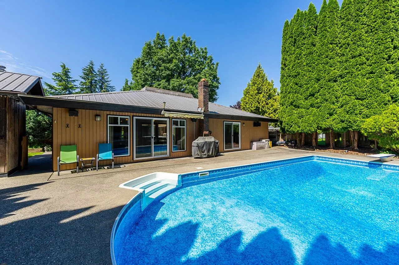 3762 Nanaimo Crescent