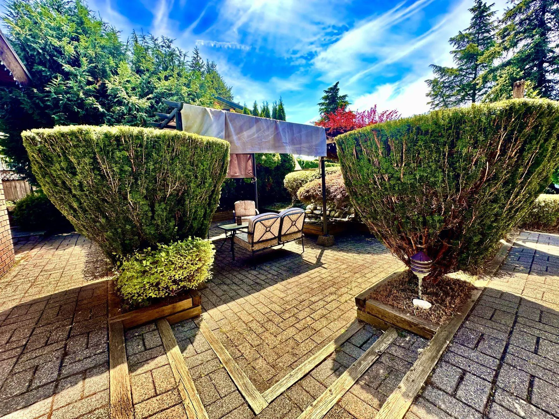 3762 Nanaimo Crescent