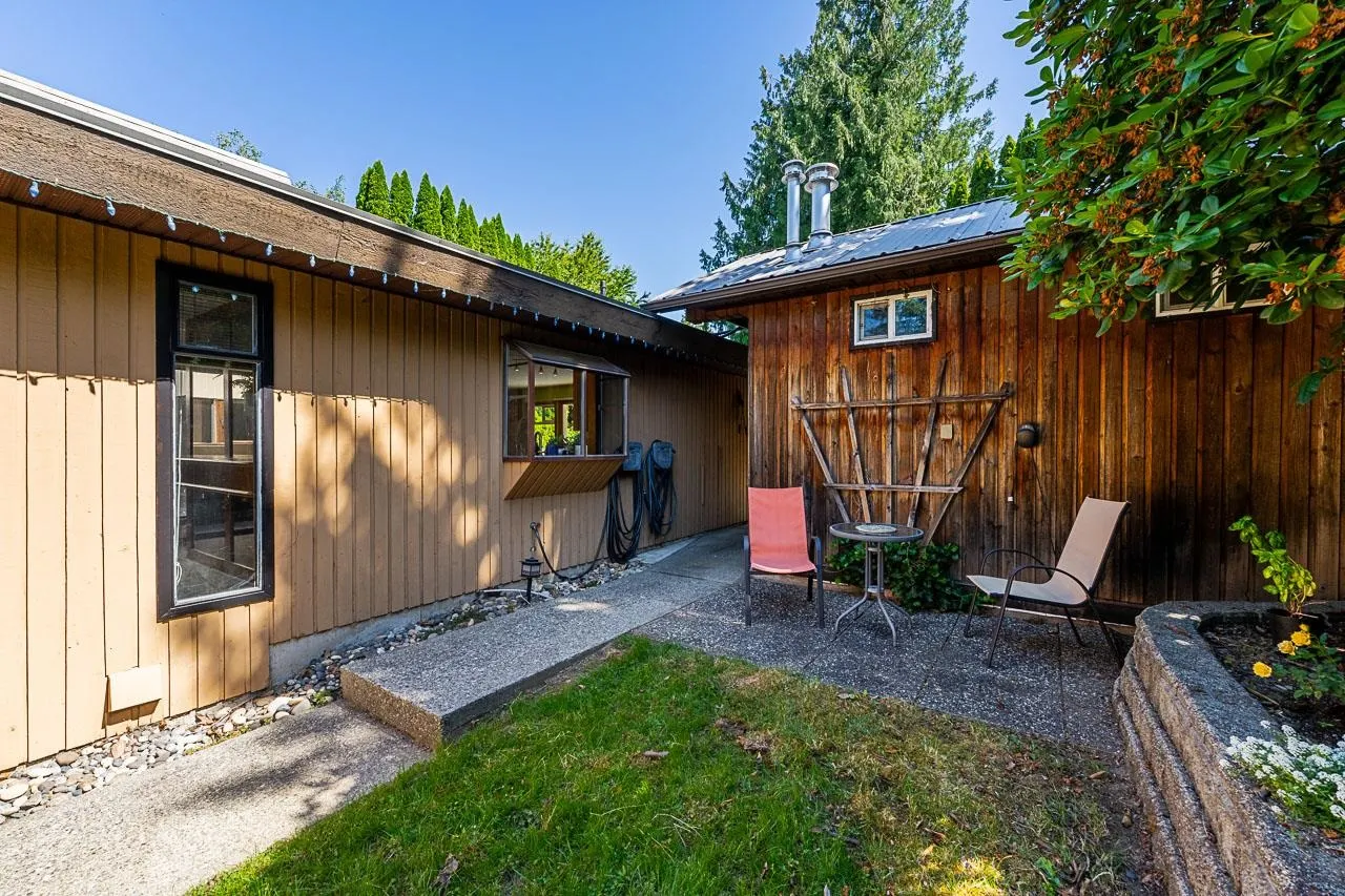 3762 Nanaimo Crescent