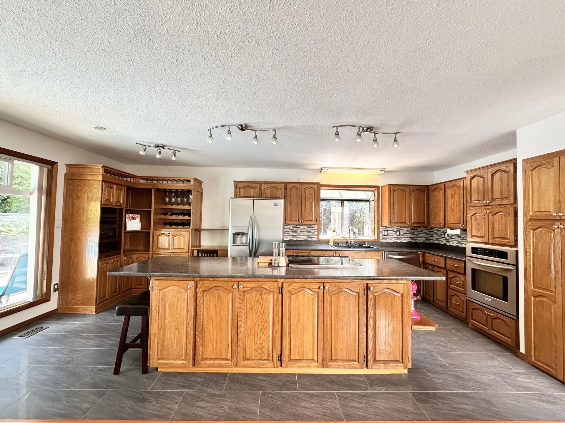 3762 Nanaimo Crescent